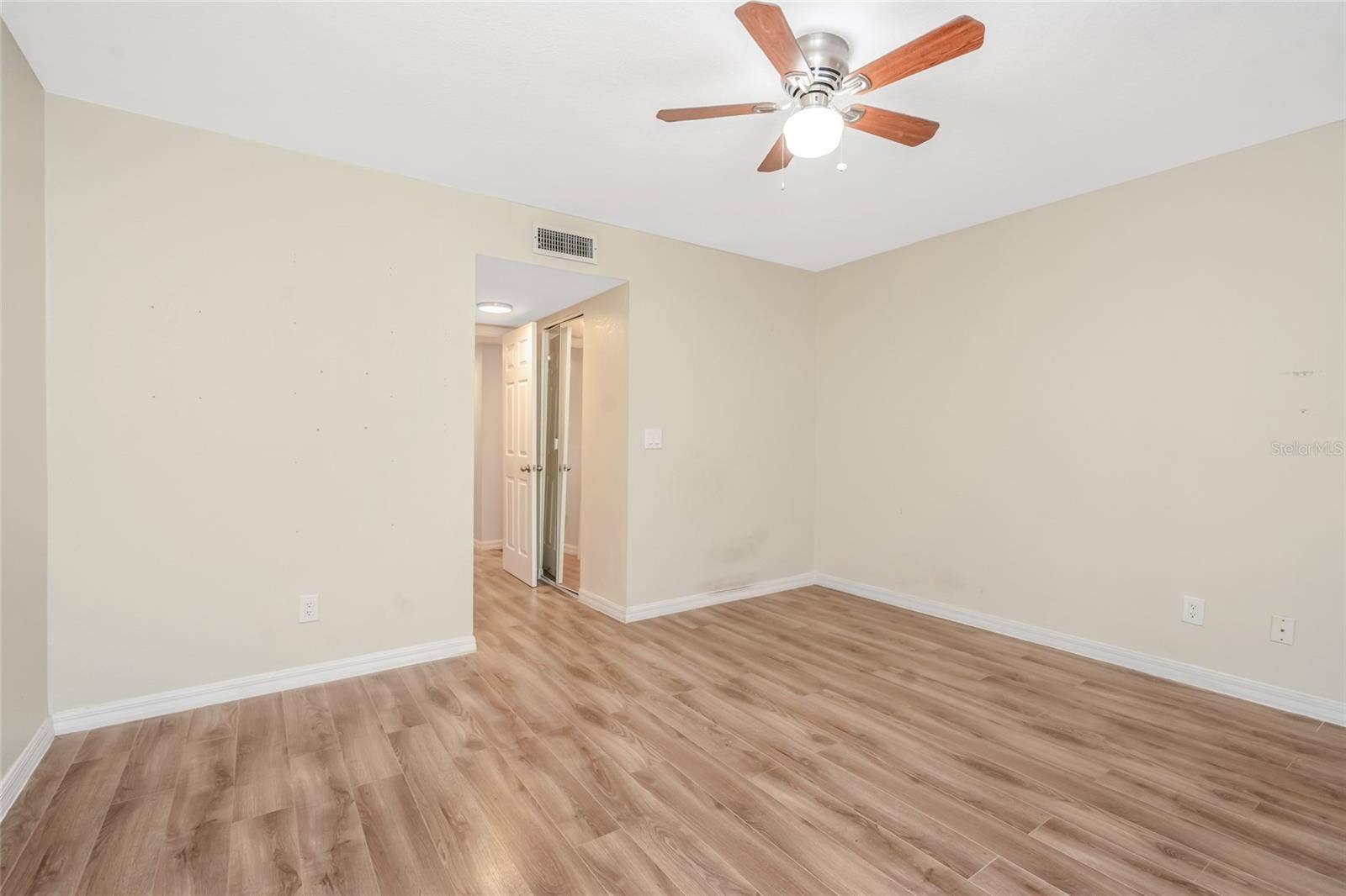 6308 NEWTOWN CIRCLE, #8C1, Tampa, FL 33615 6308 NEWTOWN CIRCLE, #8C1, Tampa, FL 33615