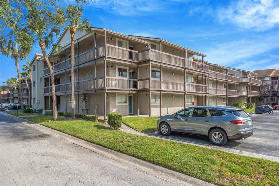 Property photo for 6308 NEWTOWN CIRCLE, #8C1, Tampa, FL