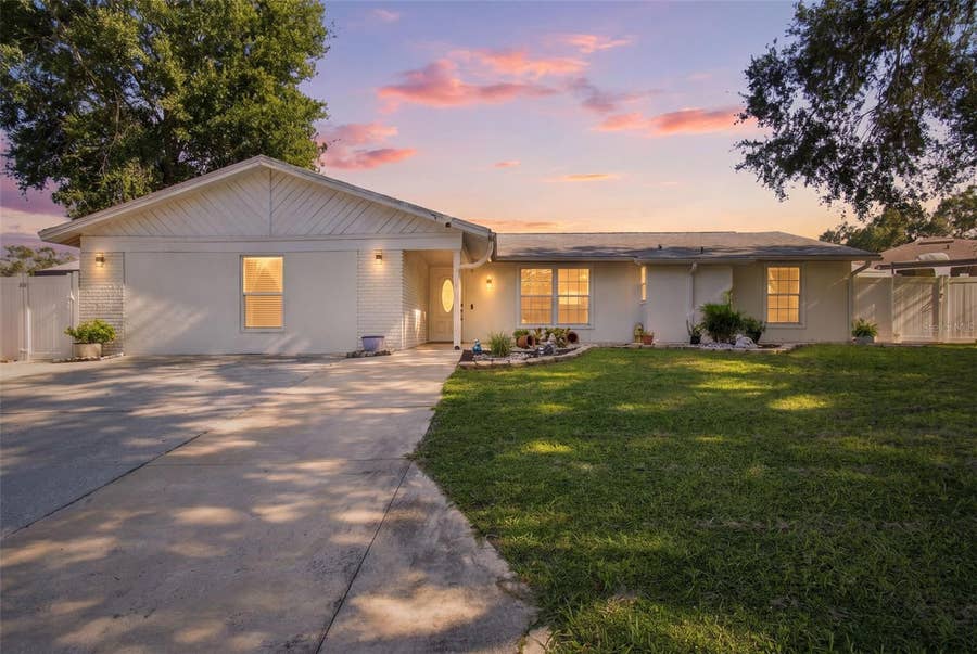 Property photo for 1325 OAKCREST DRIVE, Brandon, FL