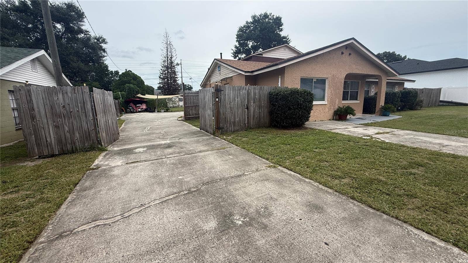 1607 WRIGHT DRIVE, Lakeland, FL 33805 1607 WRIGHT DRIVE, Lakeland, FL 33805