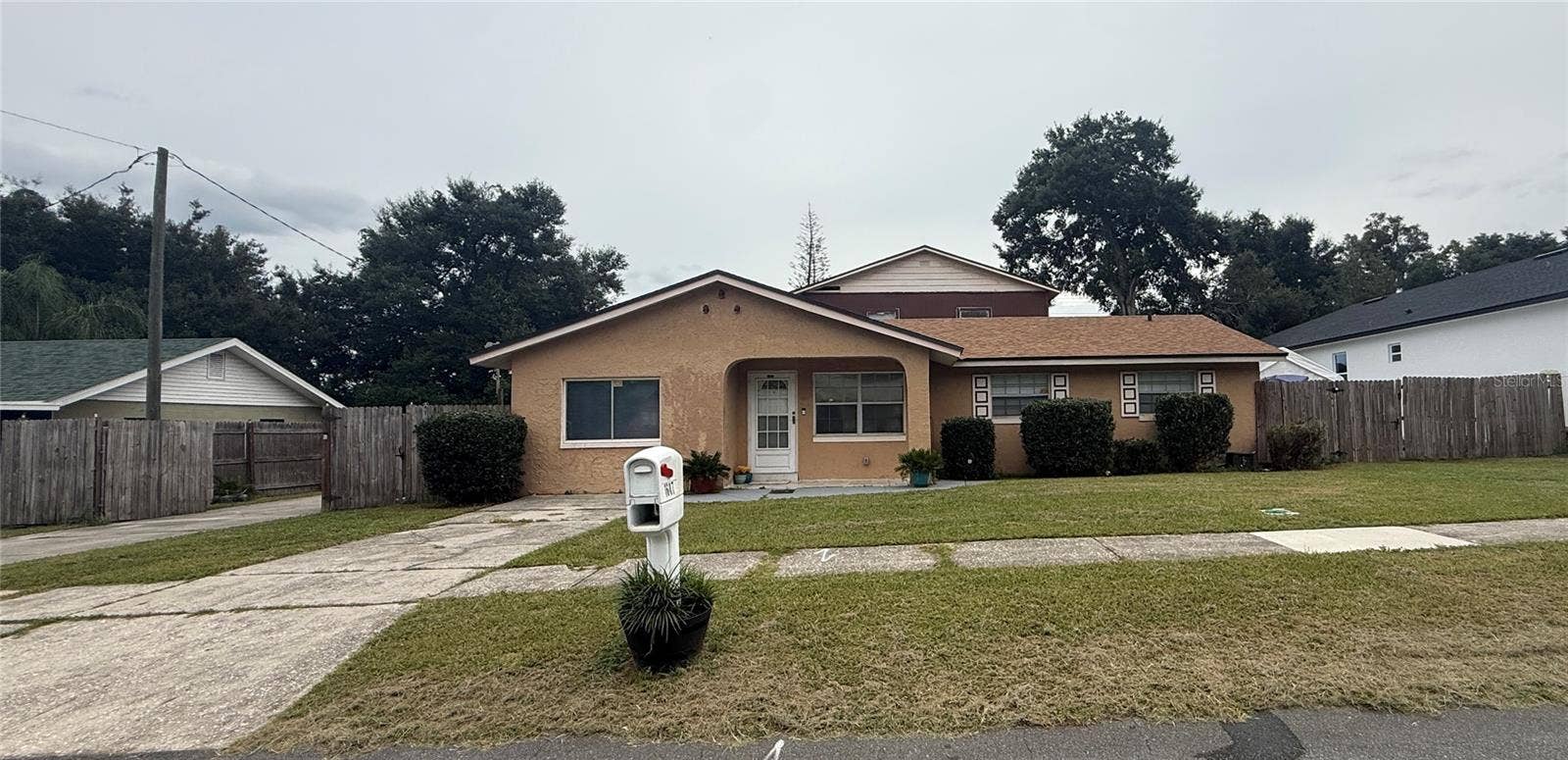 1607 WRIGHT DRIVE, Lakeland, FL 33805 1607 WRIGHT DRIVE, Lakeland, FL 33805