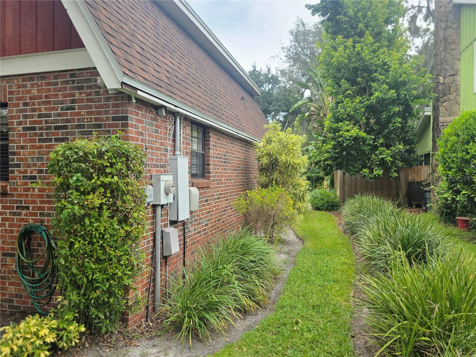2219 SHADEHILL COURT, Tampa, FL 33612 2219 SHADEHILL COURT, Tampa, FL 33612