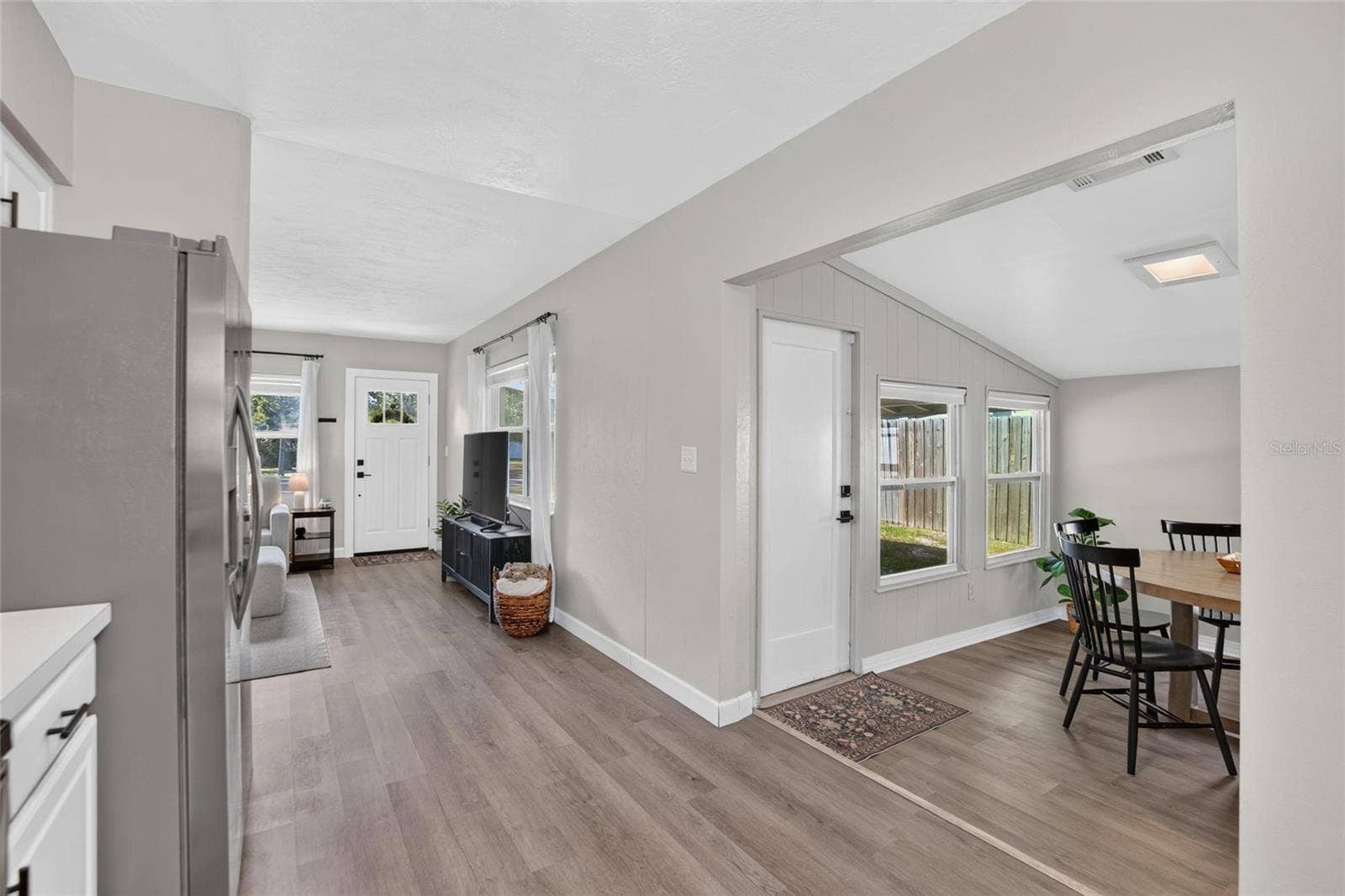 835 54TH AVENUE N, St Petersburg, FL 33703