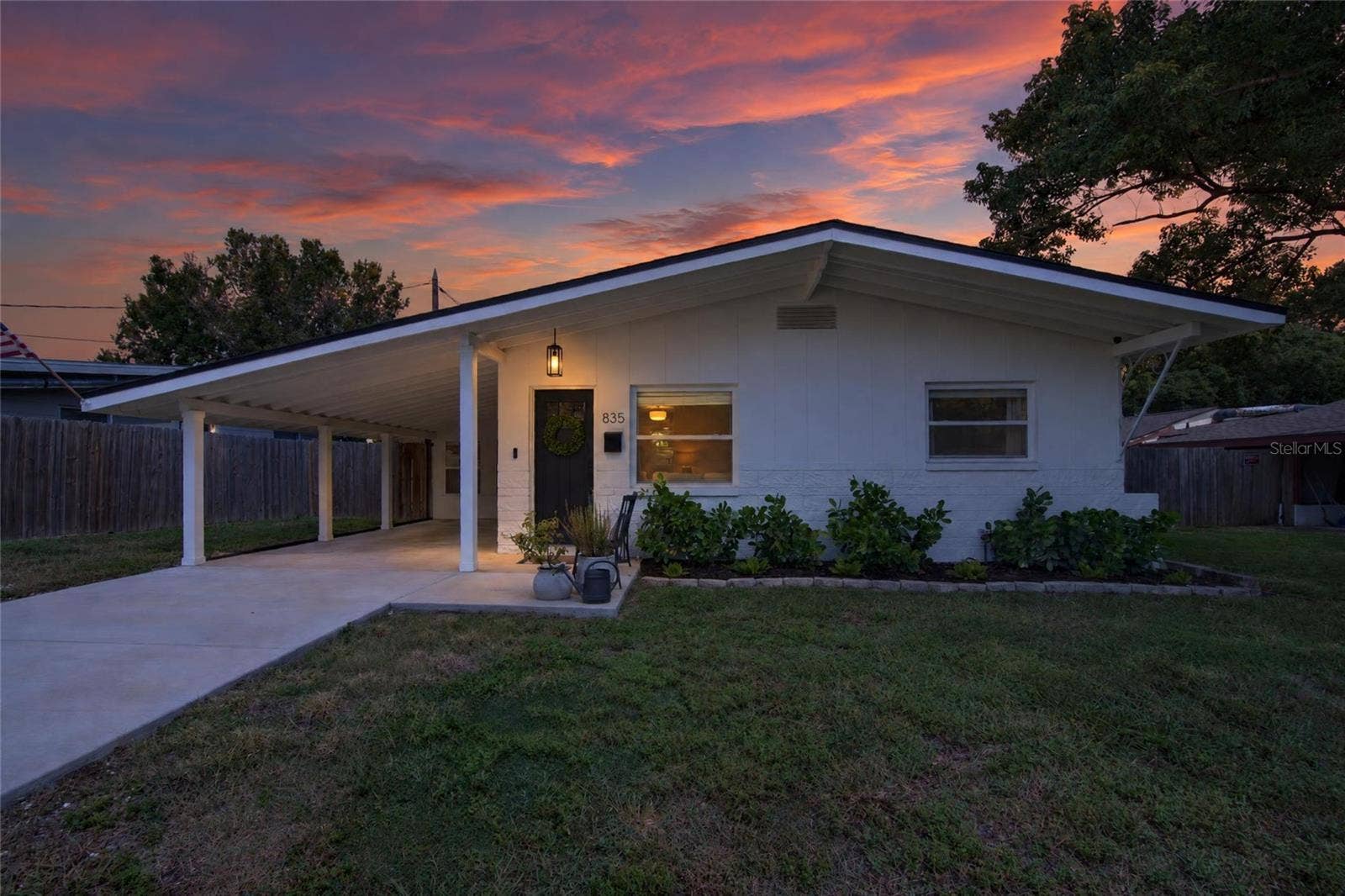 835 54TH AVENUE N, St Petersburg, FL 33703