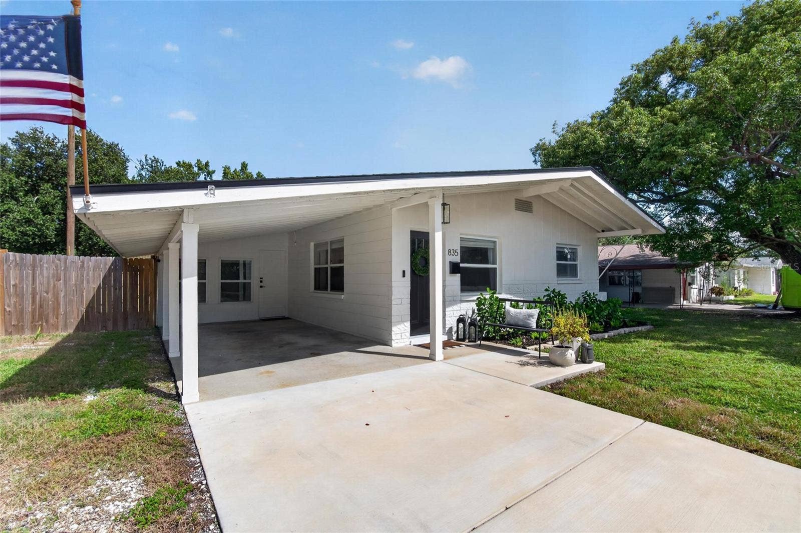 835 54TH AVENUE N, St Petersburg, FL 33703