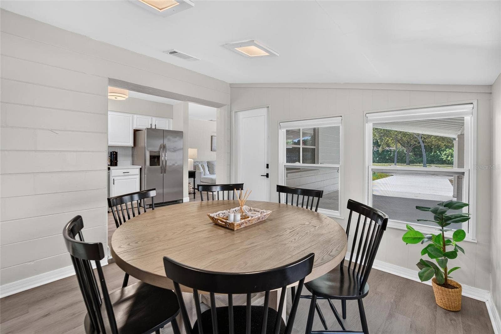 835 54TH AVENUE N, St Petersburg, FL 33703