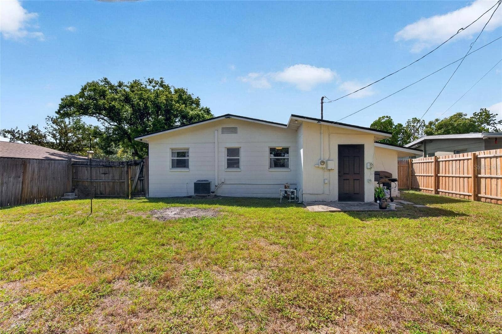 835 54TH AVENUE N, St Petersburg, FL 33703
