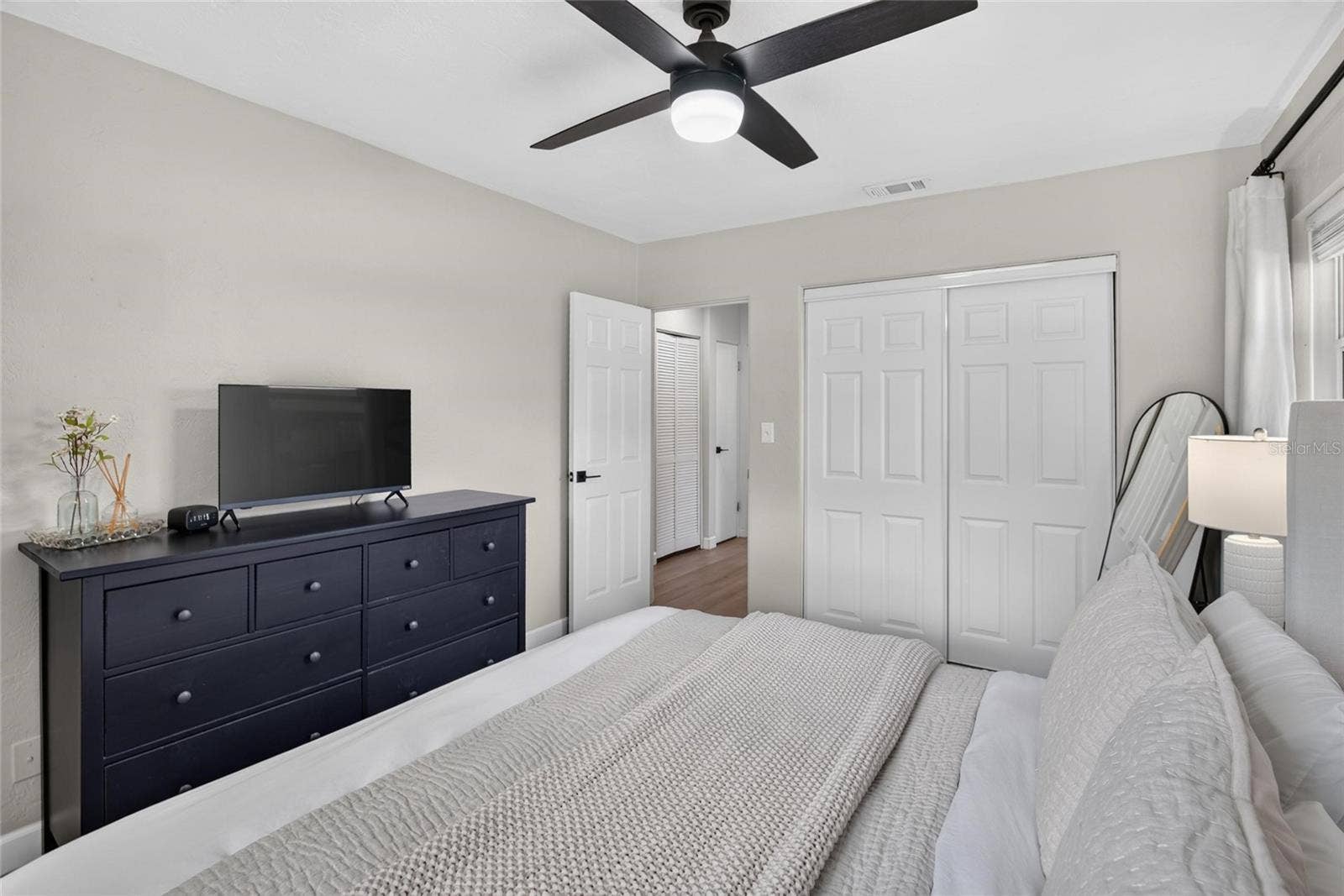 835 54TH AVENUE N, St Petersburg, FL 33703