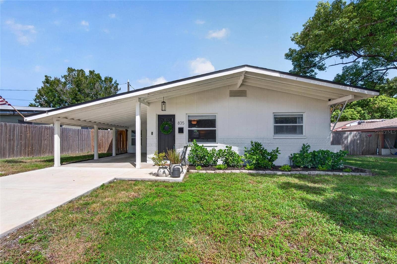 835 54TH AVENUE N, St Petersburg, FL 33703