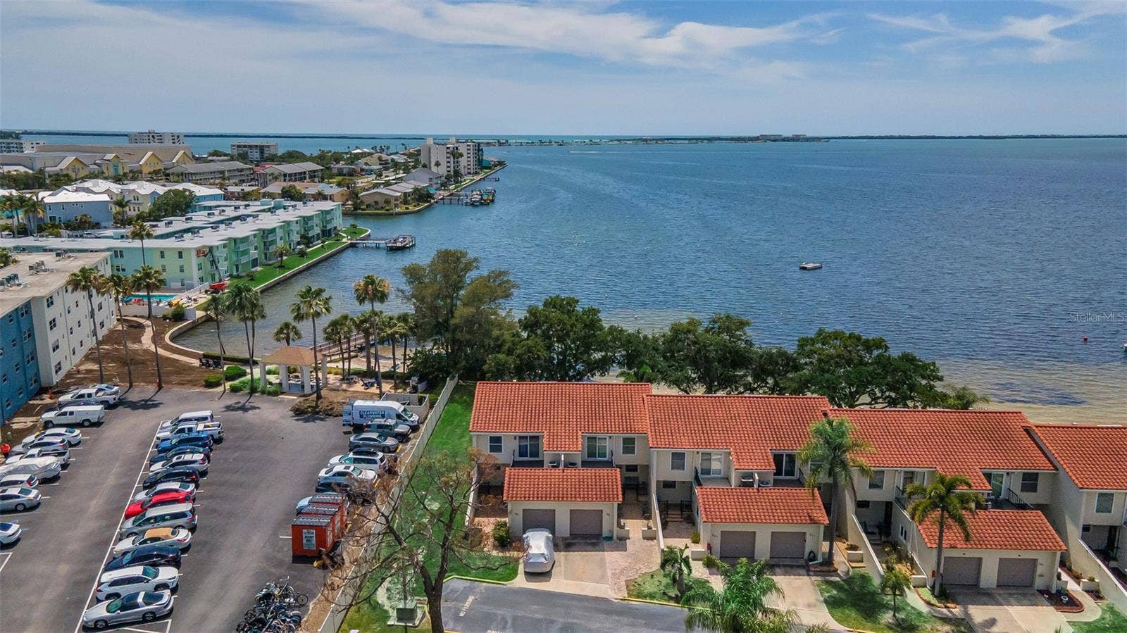 2700 BAYSHORE BOULEVARD, #525, Dunedin, FL 34698 2700 BAYSHORE BOULEVARD, #525, Dunedin, FL 34698