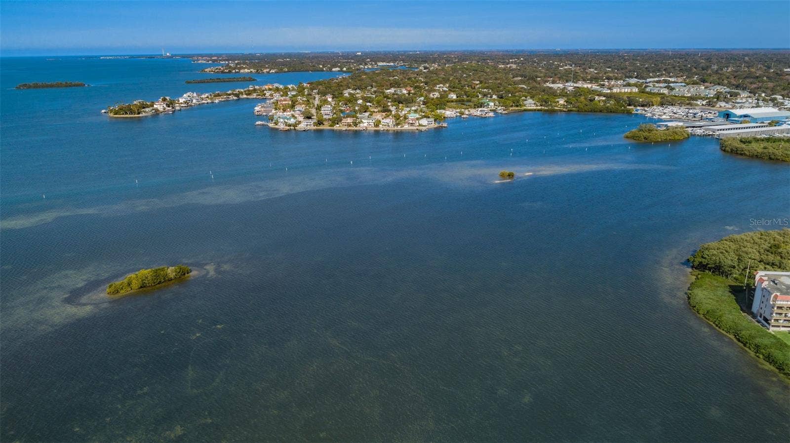 2700 BAYSHORE BOULEVARD, #525, Dunedin, FL 34698 2700 BAYSHORE BOULEVARD, #525, Dunedin, FL 34698