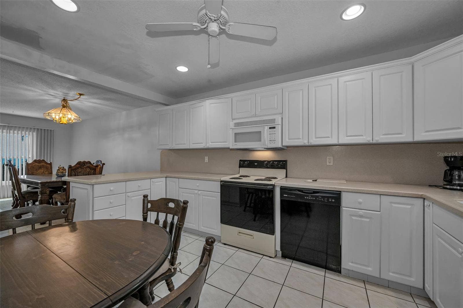 2700 BAYSHORE BOULEVARD, #525, Dunedin, FL 34698 2700 BAYSHORE BOULEVARD, #525, Dunedin, FL 34698