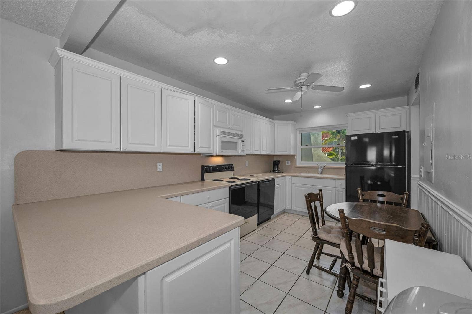 2700 BAYSHORE BOULEVARD, #525, Dunedin, FL 34698 2700 BAYSHORE BOULEVARD, #525, Dunedin, FL 34698