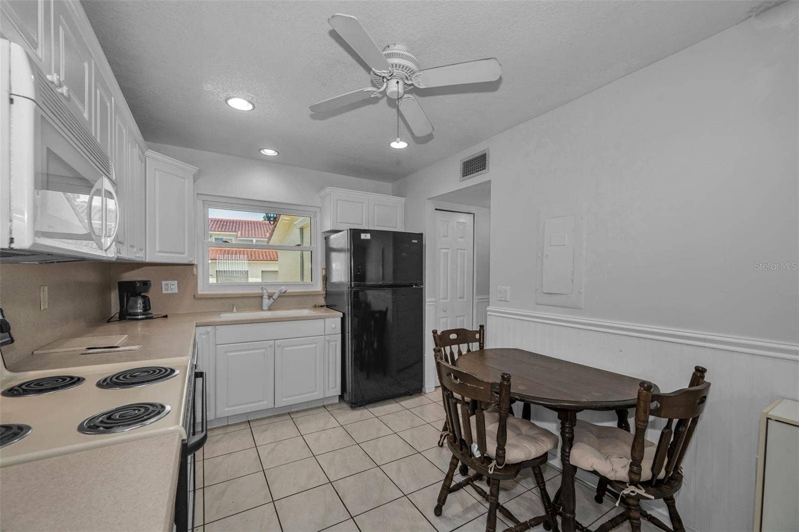 2700 BAYSHORE BOULEVARD, #525, Dunedin, FL 34698 2700 BAYSHORE BOULEVARD, #525, Dunedin, FL 34698
