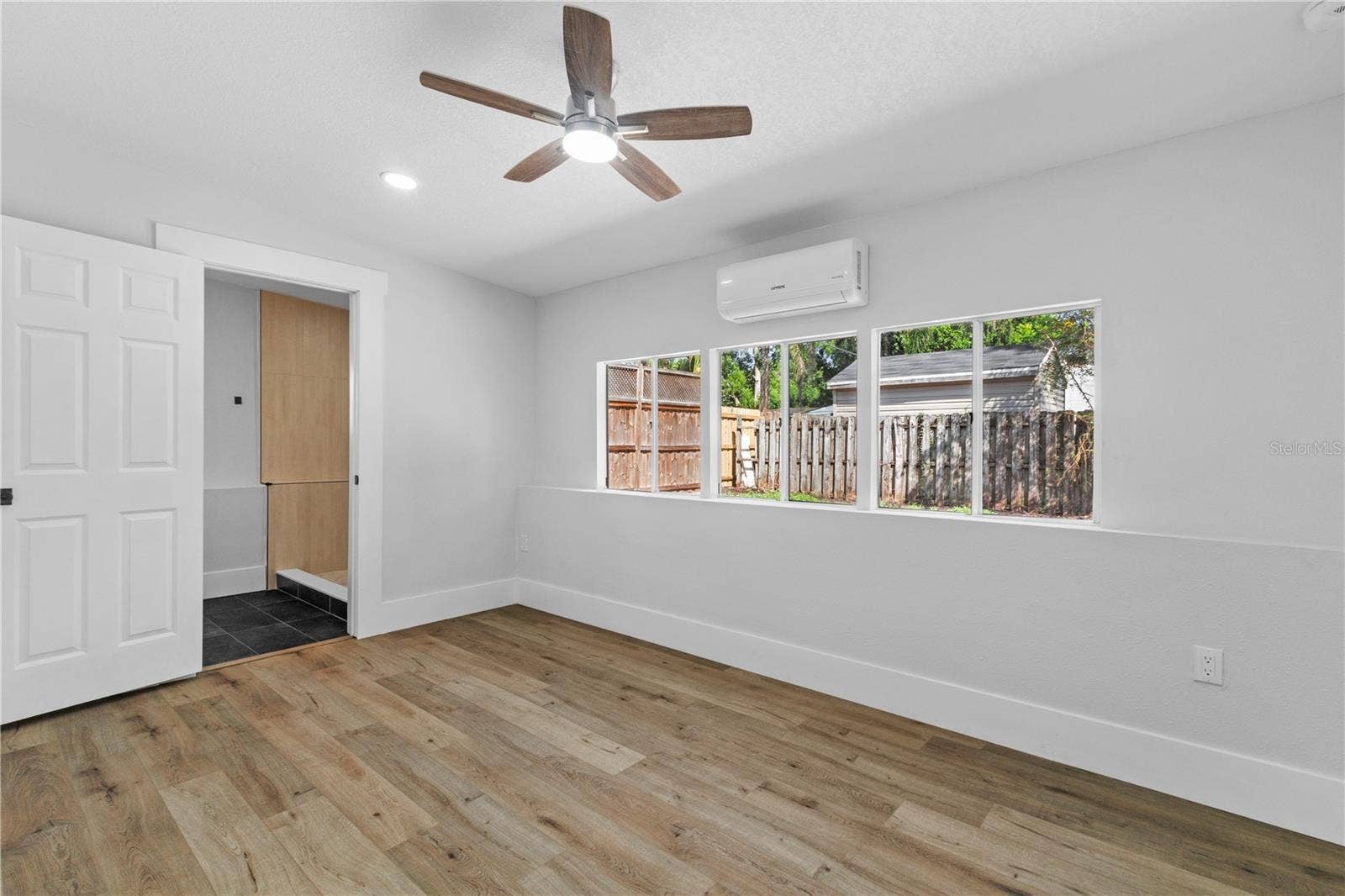 910 E NORTH BAY STREET, Tampa, FL 33603