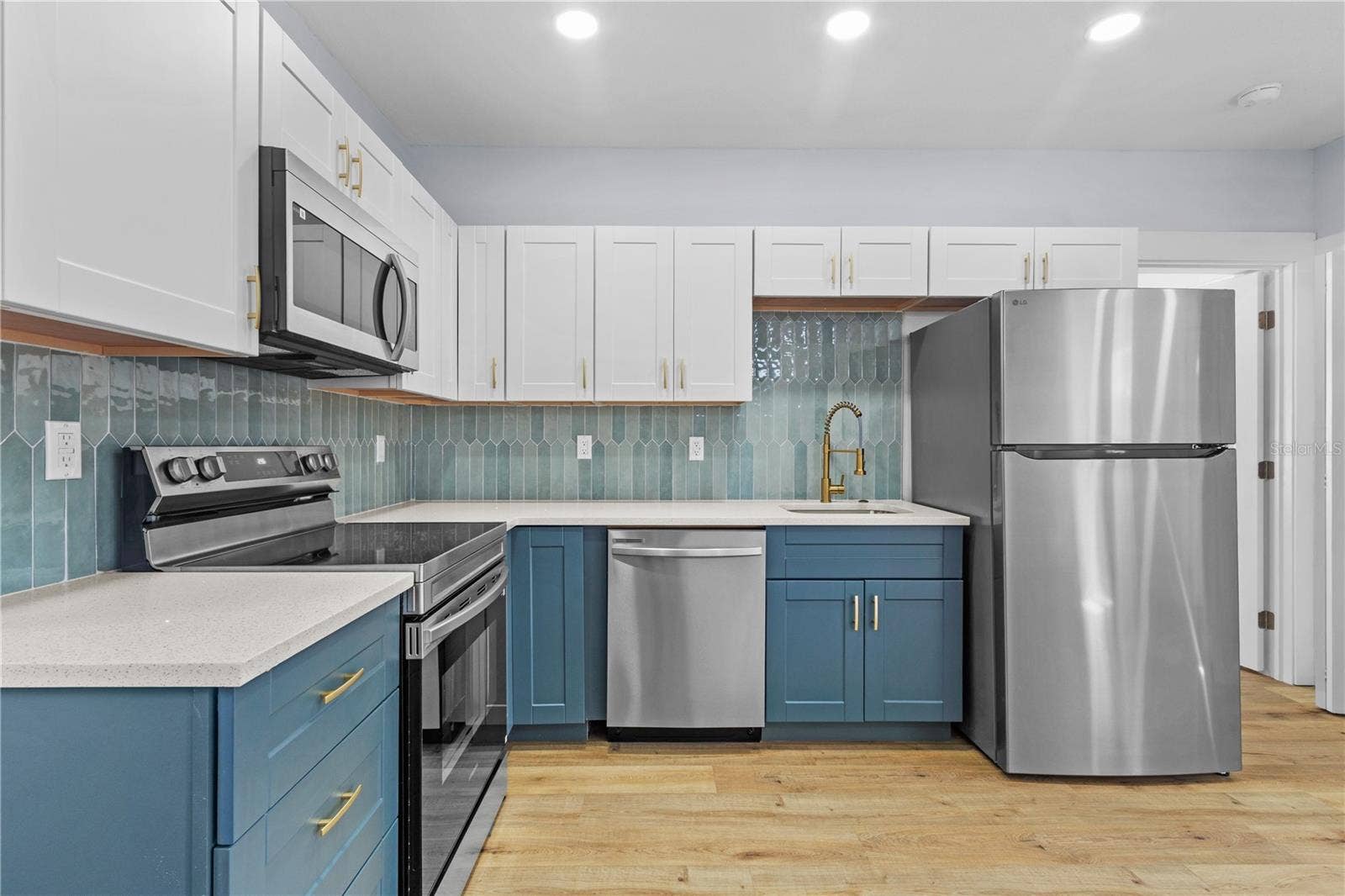 Full Kitchen