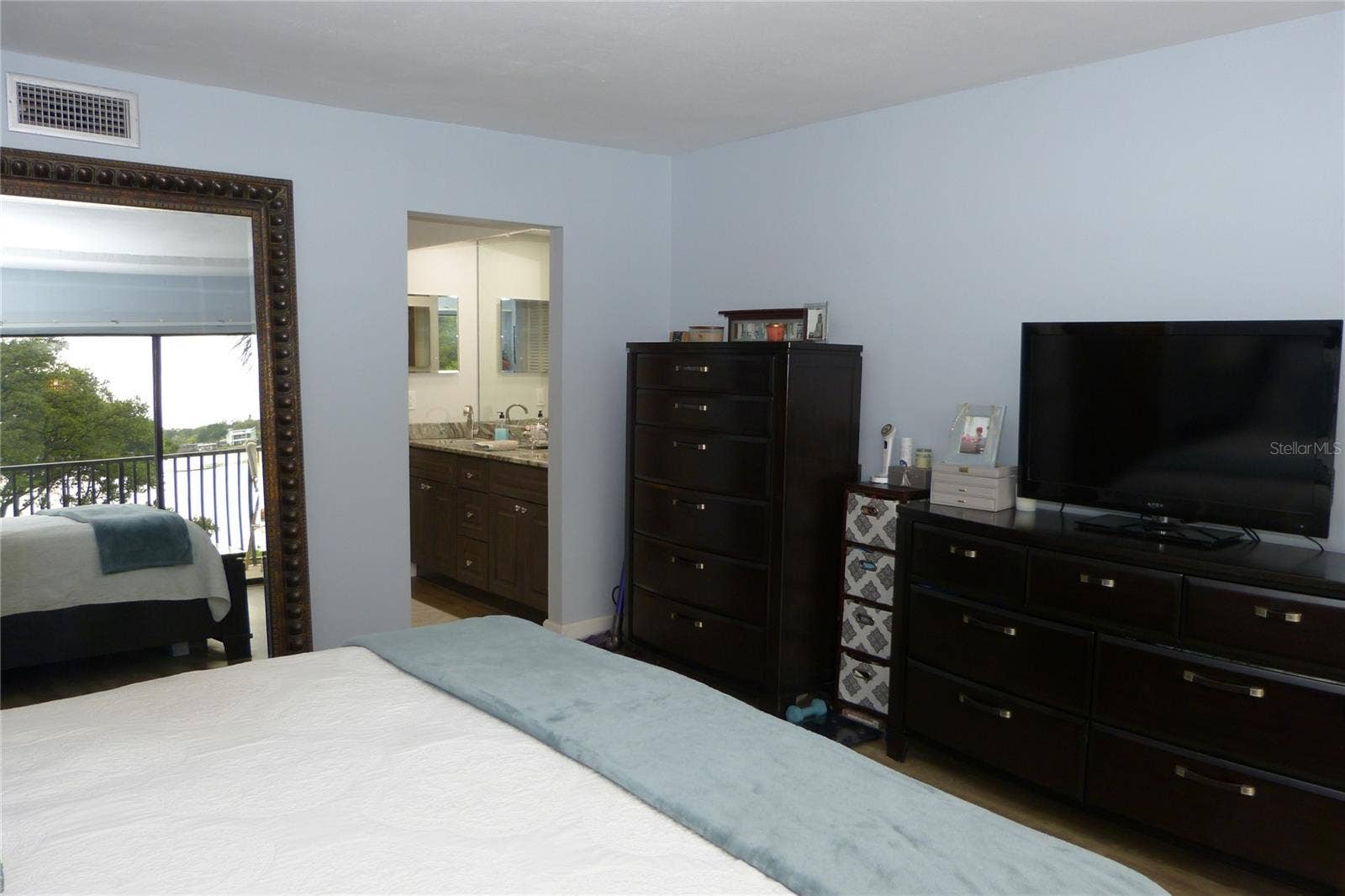 2700 BAYSHORE BOULEVARD, #11-105, Dunedin, FL 34698 2700 BAYSHORE BOULEVARD, #11-105, Dunedin, FL 34698