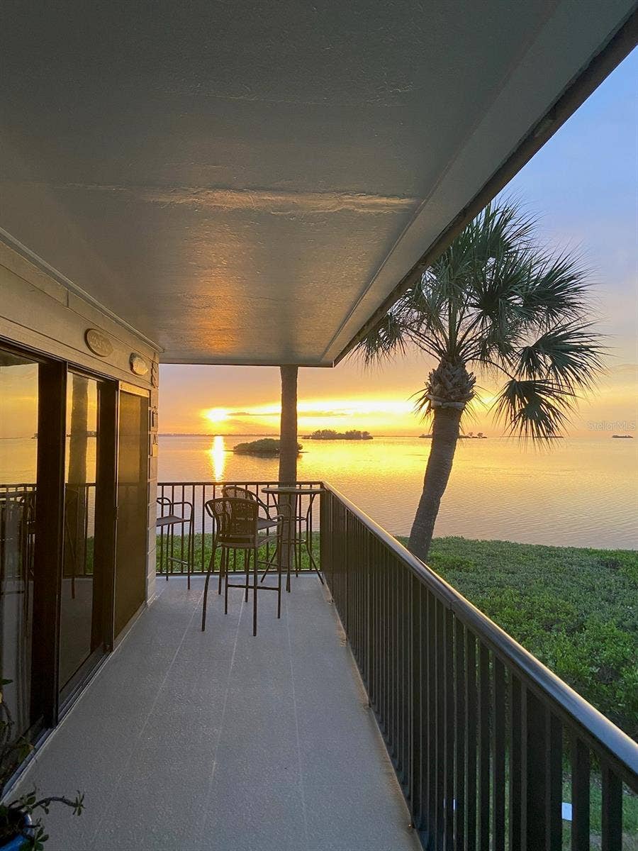 2700 BAYSHORE BOULEVARD, #11-105, Dunedin, FL 34698 2700 BAYSHORE BOULEVARD, #11-105, Dunedin, FL 34698