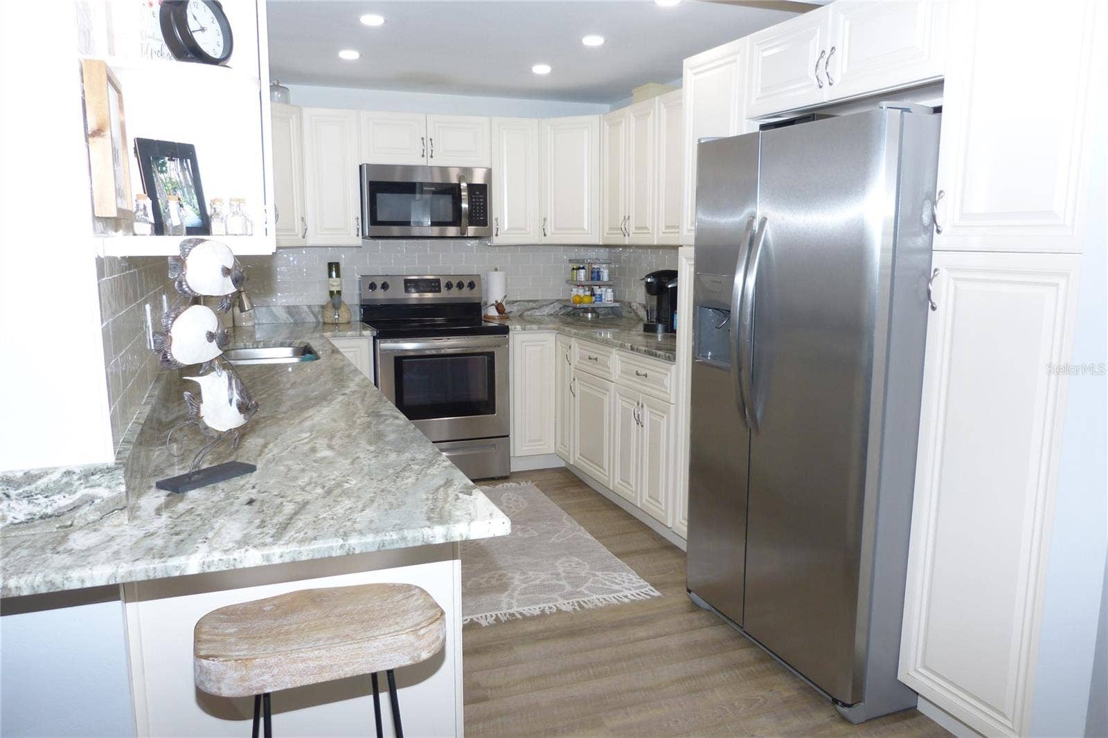 2700 BAYSHORE BOULEVARD, #11-105, Dunedin, FL 34698 2700 BAYSHORE BOULEVARD, #11-105, Dunedin, FL 34698