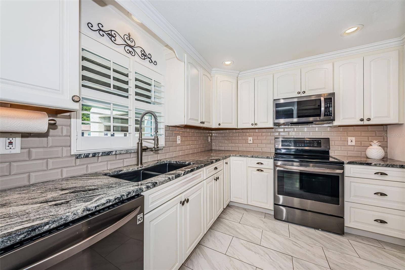 1100 E BAY DRIVE, #68, Largo, FL 33770