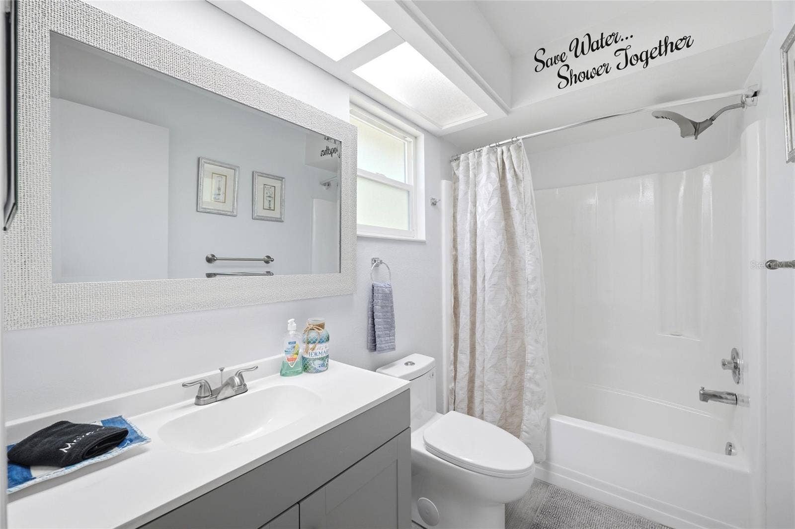 8180 ANCHOR POINT DRIVE, Weeki Wachee, FL 34607 8180 ANCHOR POINT DRIVE, Weeki Wachee, FL 34607