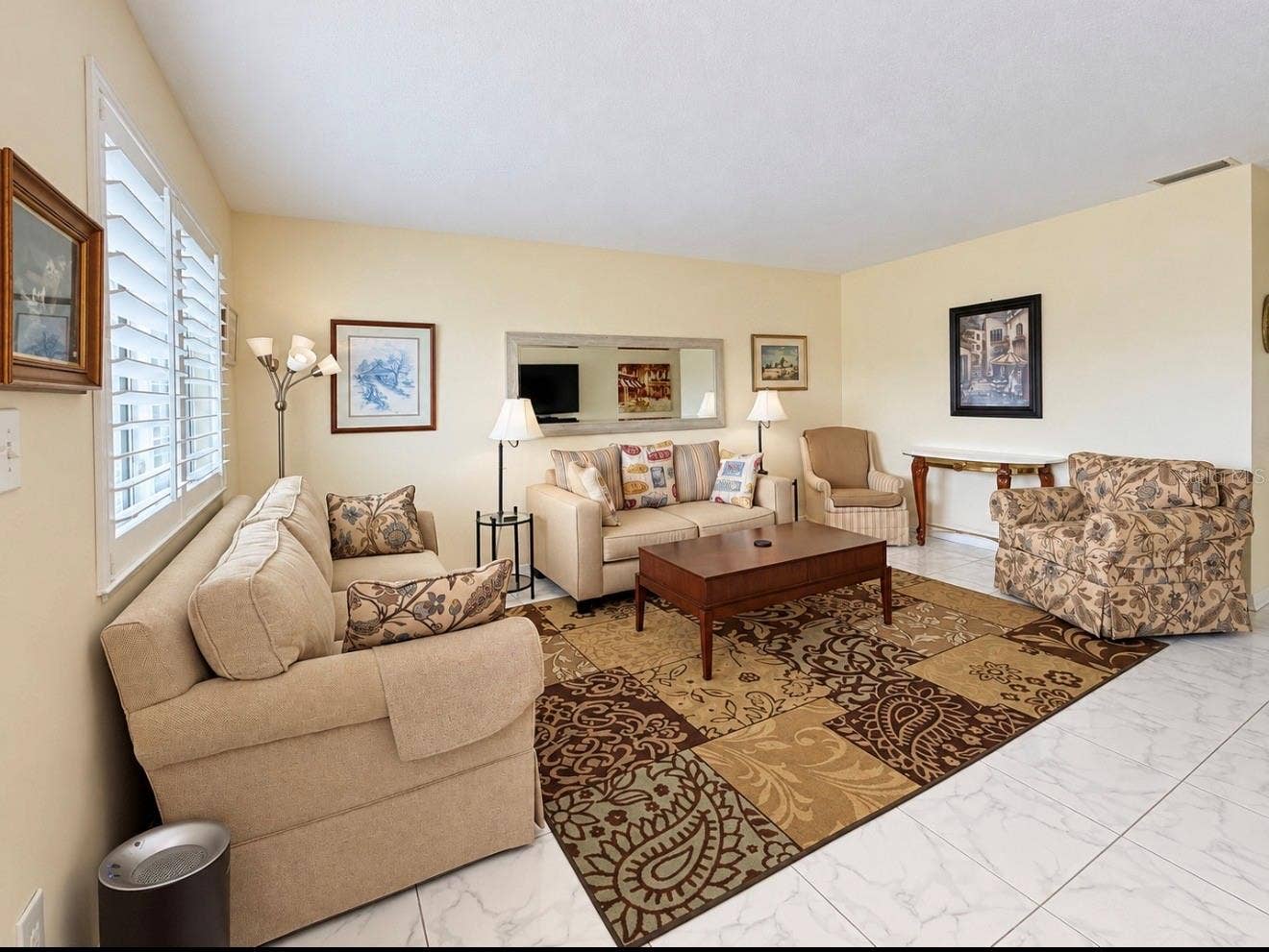 8075 112TH STREET, #302, Seminole, FL 33772 Living room