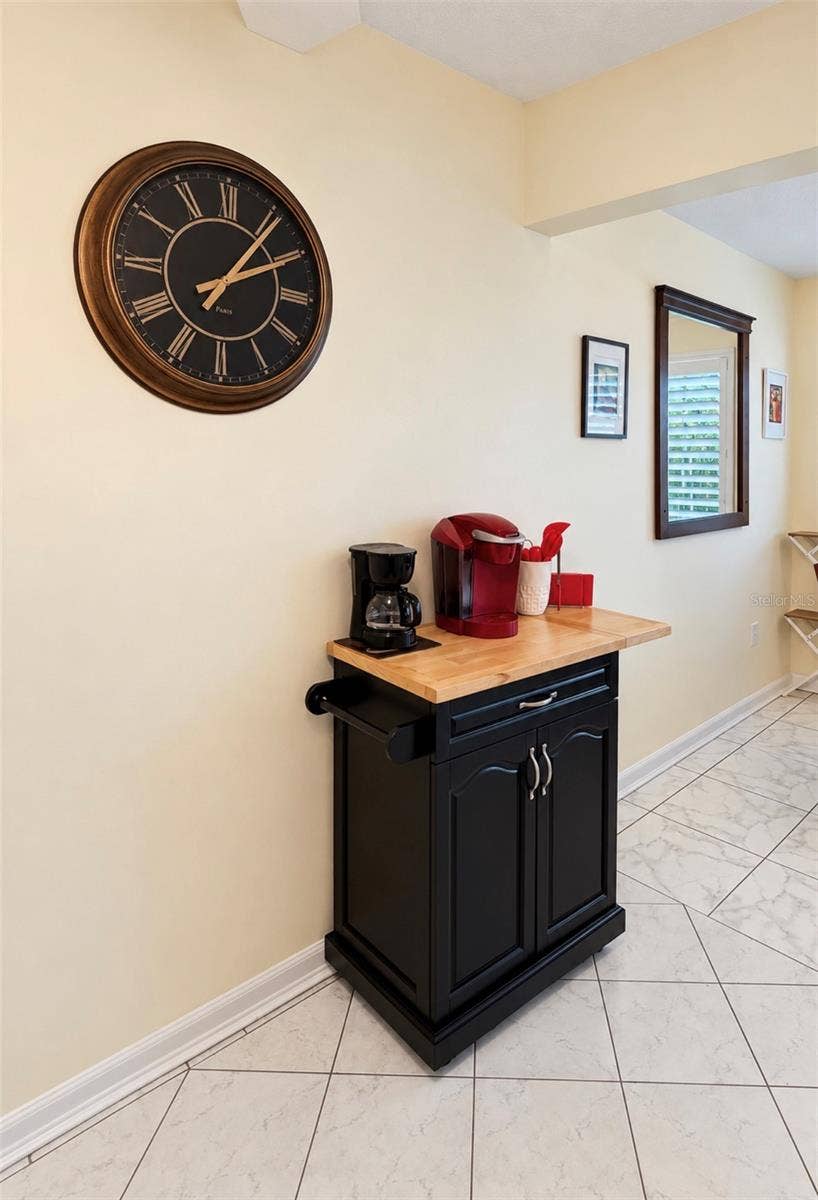 8075 112TH STREET, #302, Seminole, FL 33772 Moving Island in kitchen