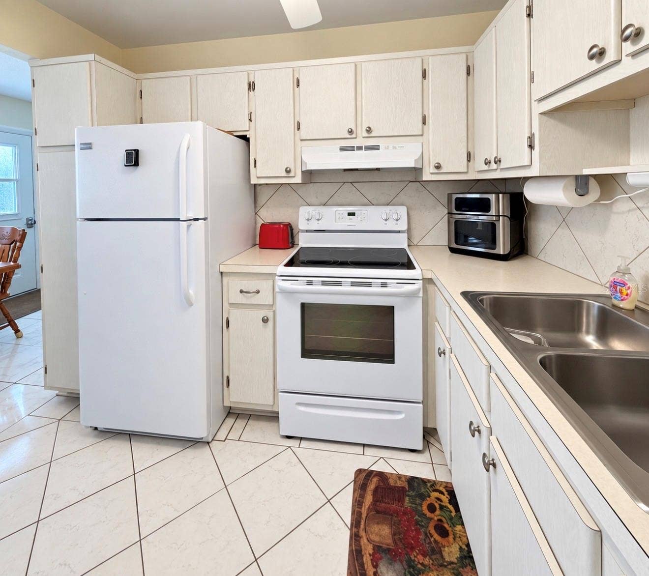8075 112TH STREET, #302, Seminole, FL 33772 Kitchen