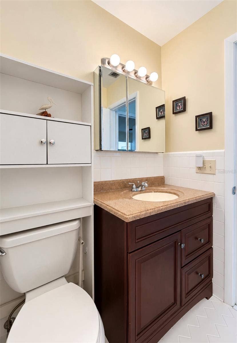 8075 112TH STREET, #302, Seminole, FL 33772 Bathroom