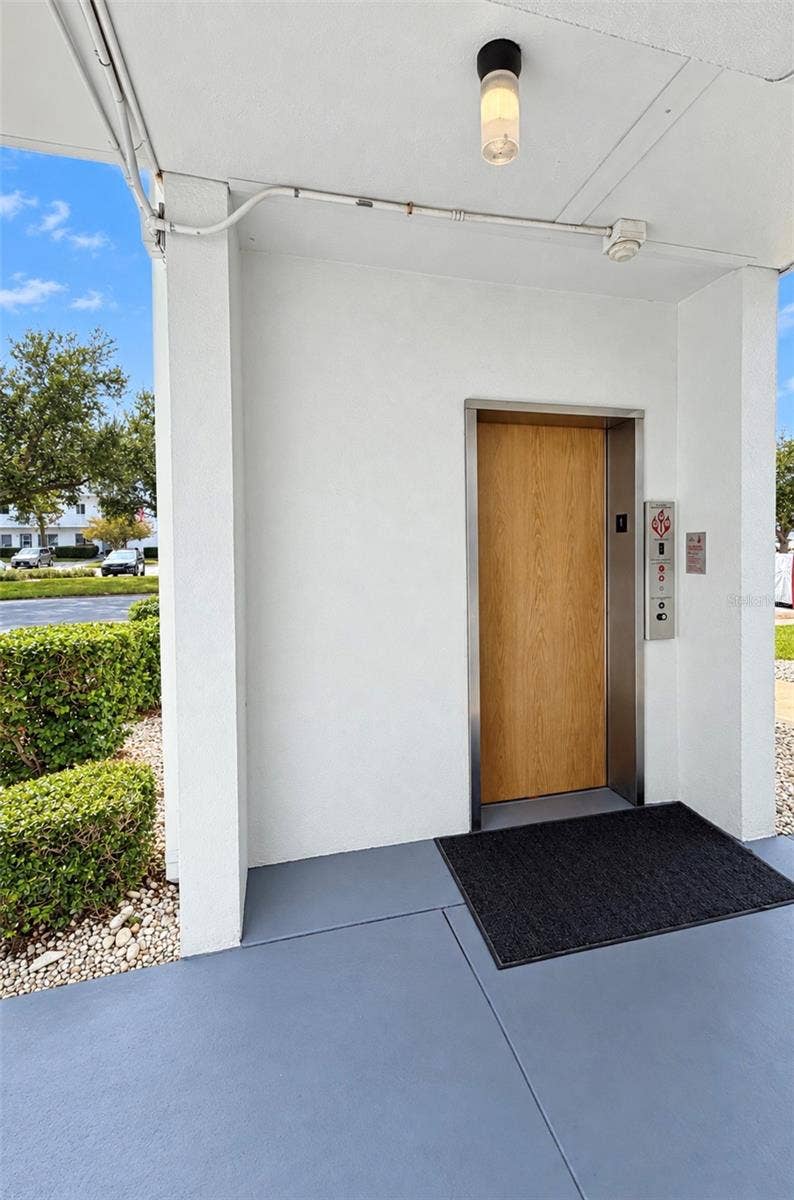 8075 112TH STREET, #302, Seminole, FL 33772 Elevator