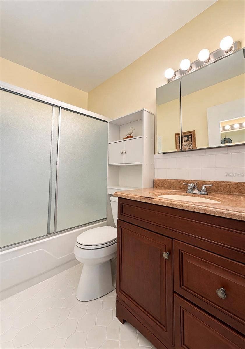 8075 112TH STREET, #302, Seminole, FL 33772 Bathroom