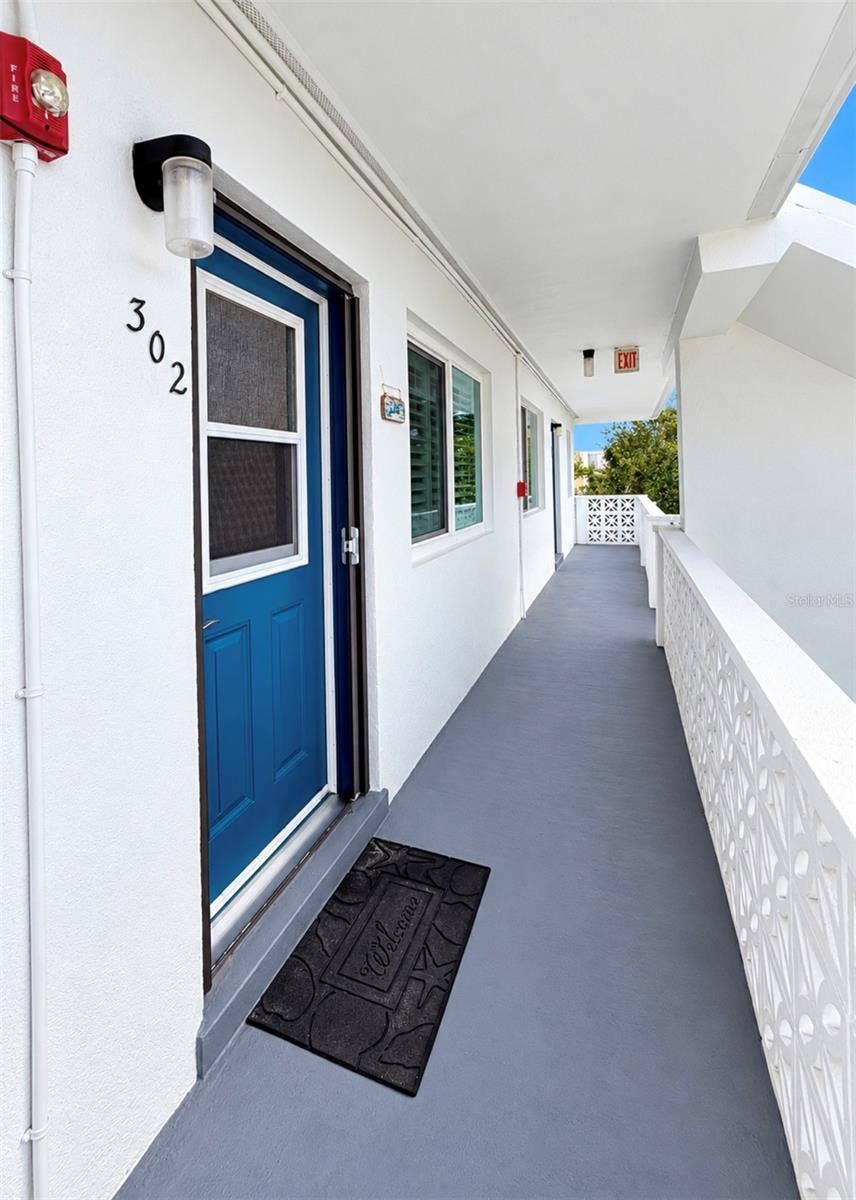 8075 112TH STREET, #302, Seminole, FL 33772 Front door with pull screen door