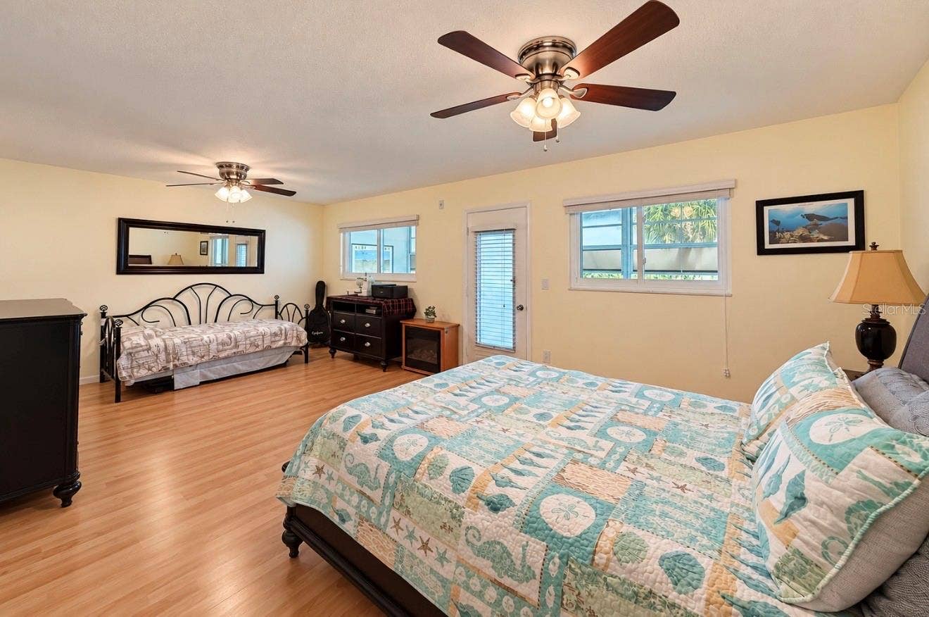 8075 112TH STREET, #302, Seminole, FL 33772 Primary bedroom