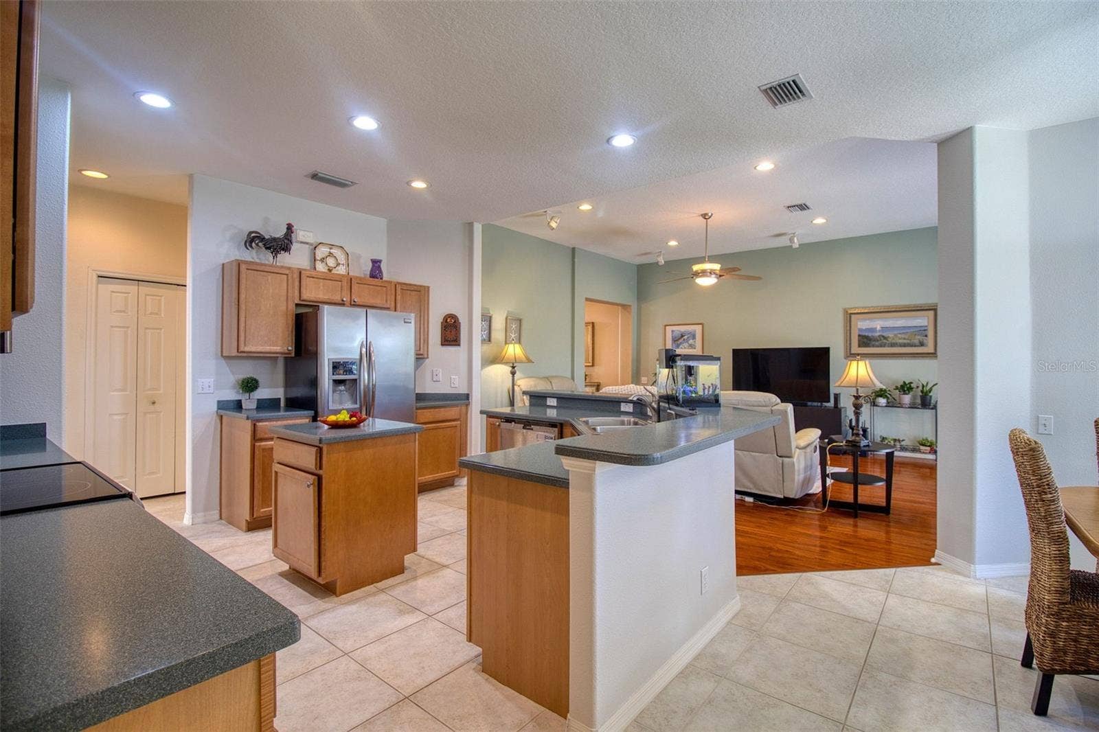2219 ELIZABETH WAY, Dunedin, FL 34698
