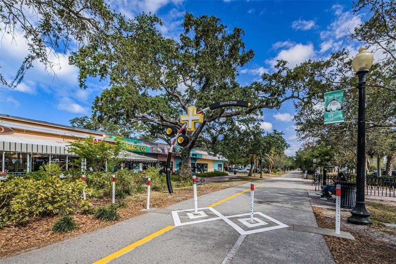 2219 ELIZABETH WAY, Dunedin, FL 34698