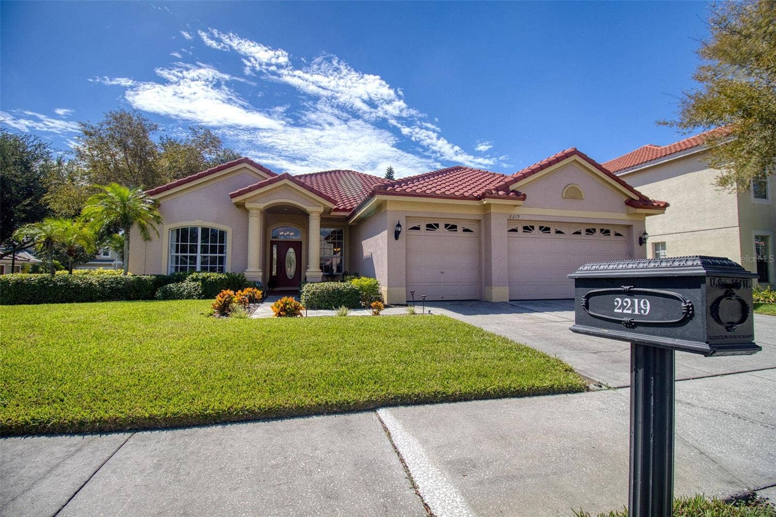 2219 ELIZABETH WAY, Dunedin, FL 34698