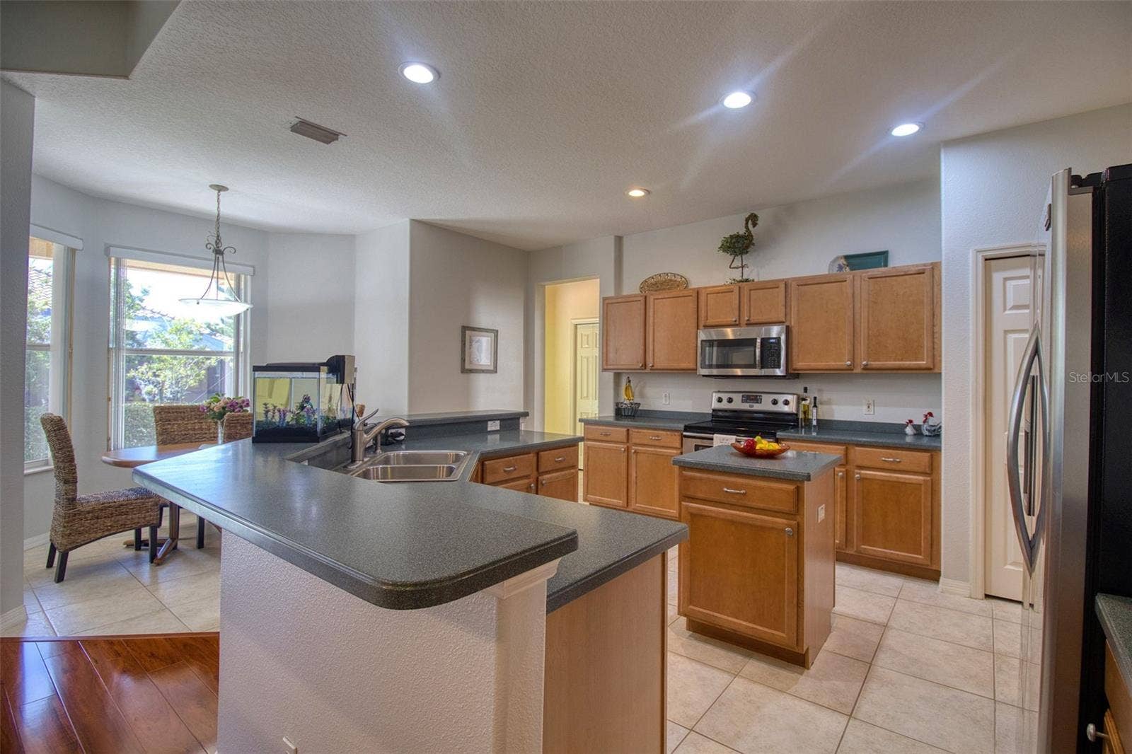 2219 ELIZABETH WAY, Dunedin, FL 34698