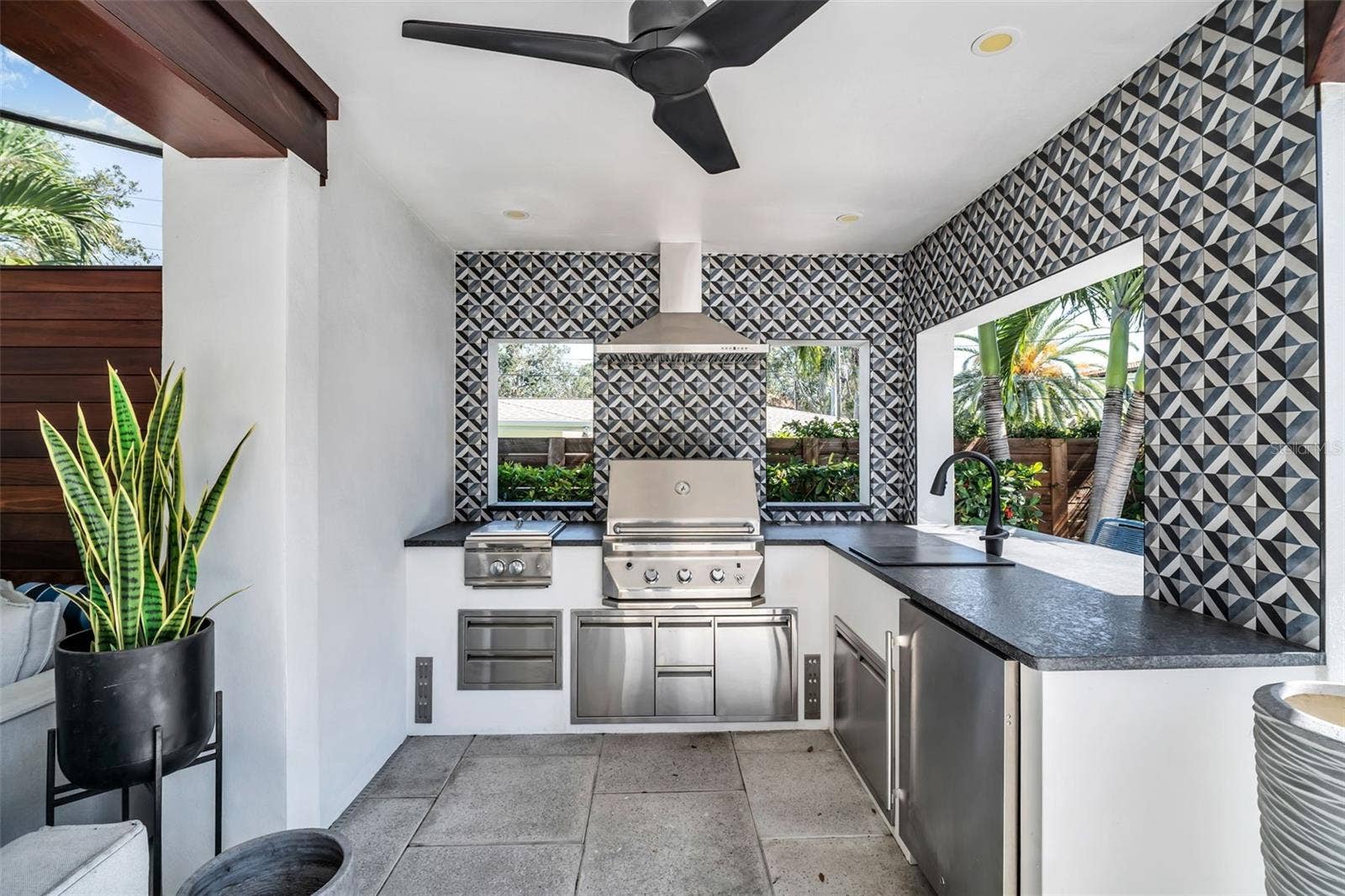 531 RAFAEL BOULEVARD NE, St Petersburg, FL 33704 531 RAFAEL BOULEVARD NE, St Petersburg, FL 33704