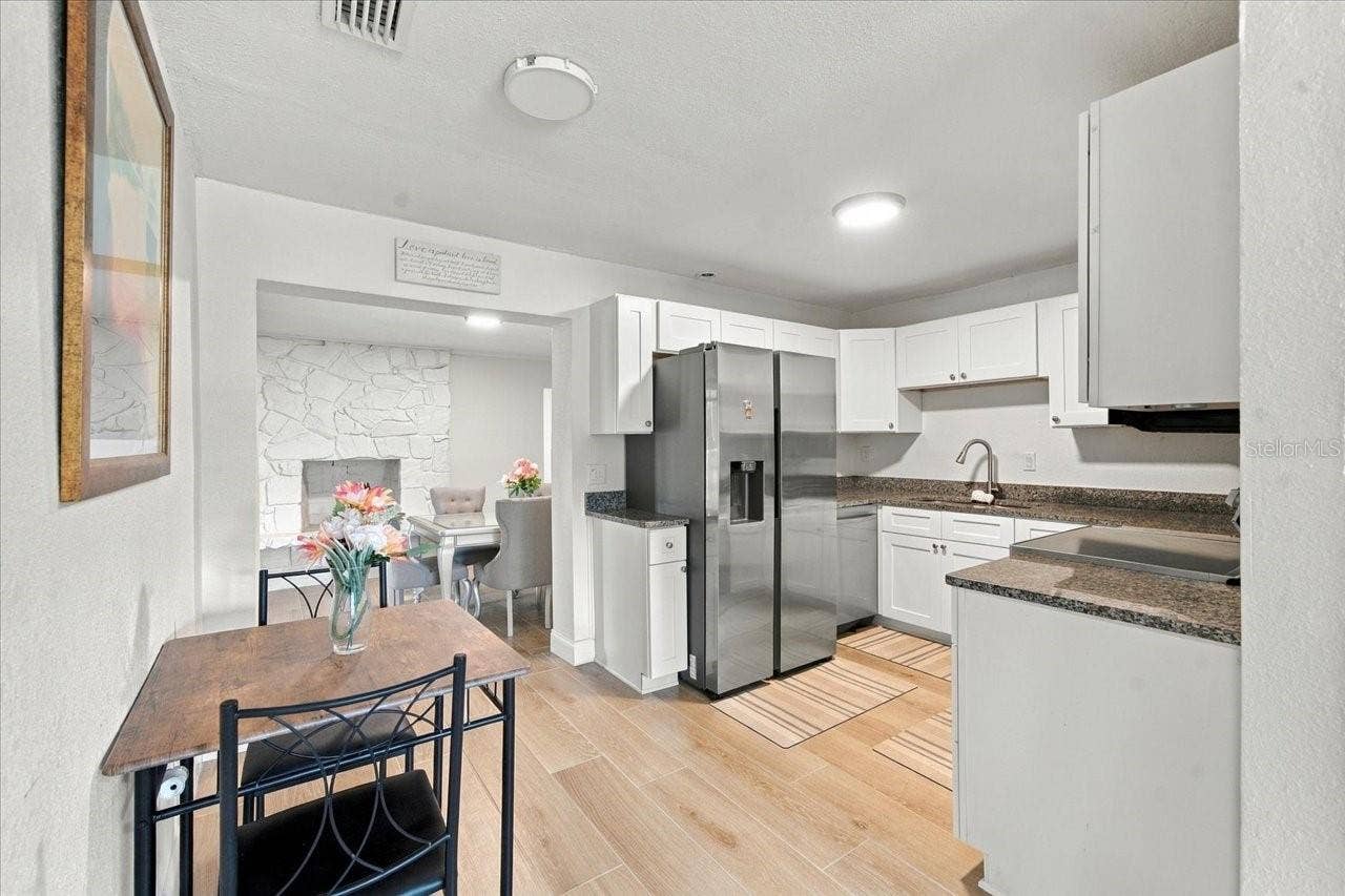8223 GULF WAY, Hudson, FL 34667 Breakfast Area