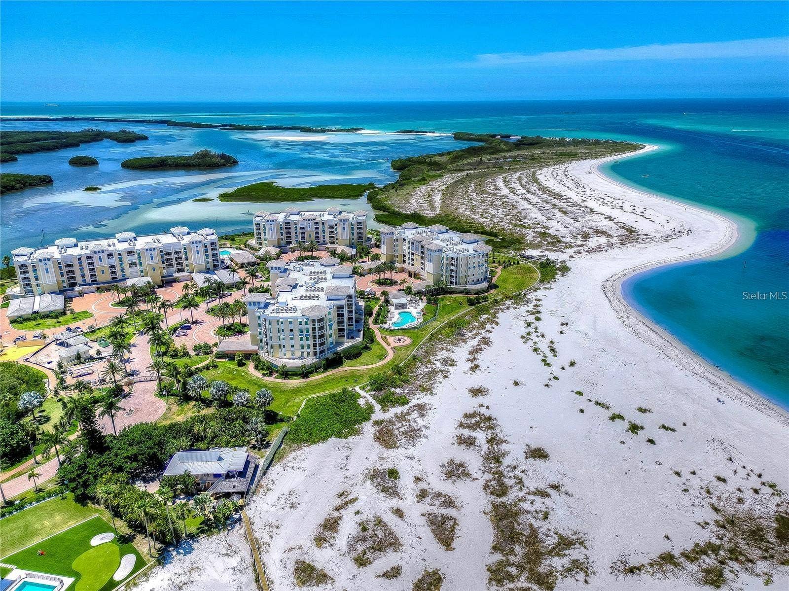 Breathtaking Views of the Shell Key and overlooking Sparkling Pool
