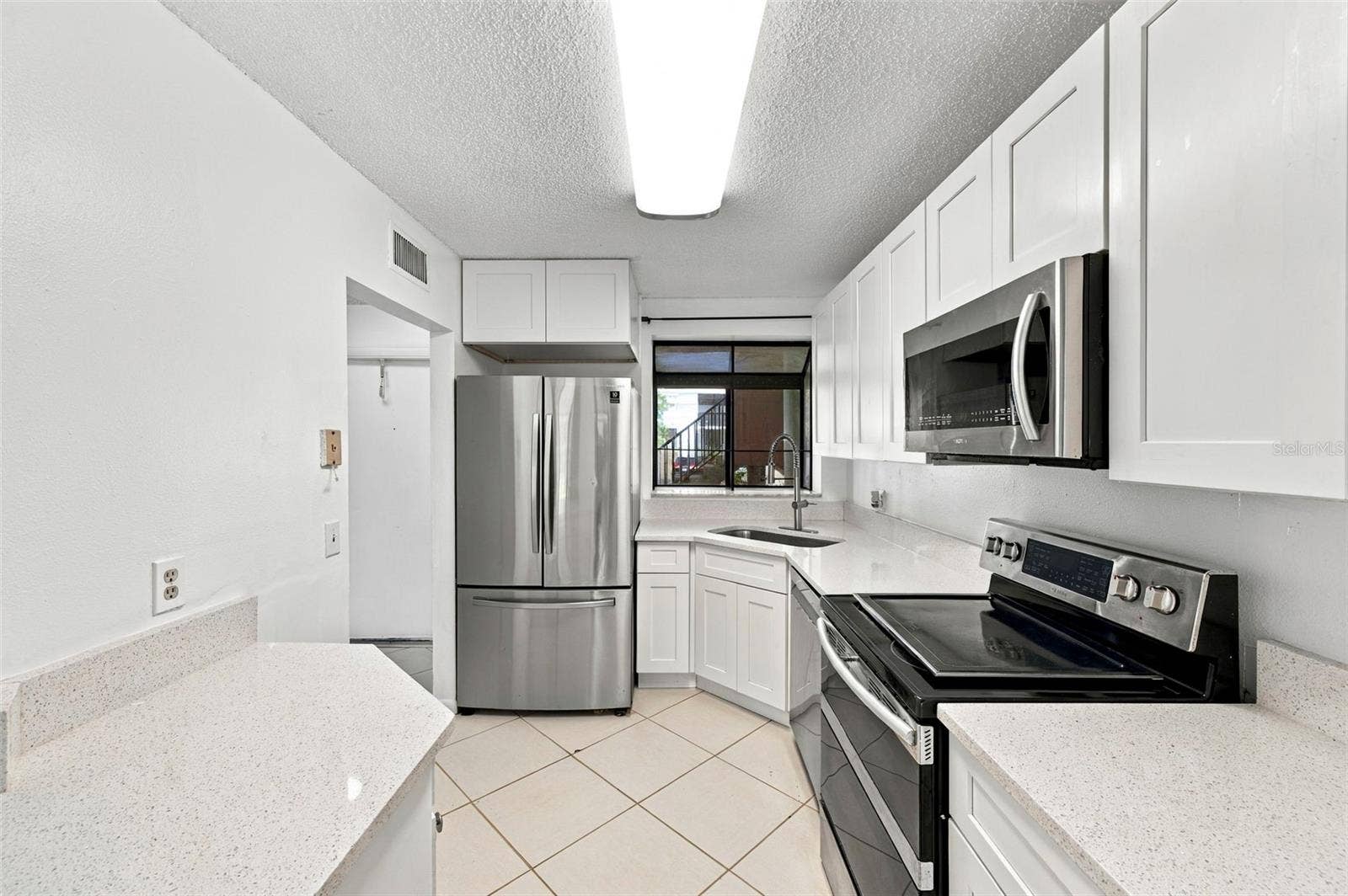 2051 SKIMMER COURT W, #112, Clearwater, FL 33762 Kitchen