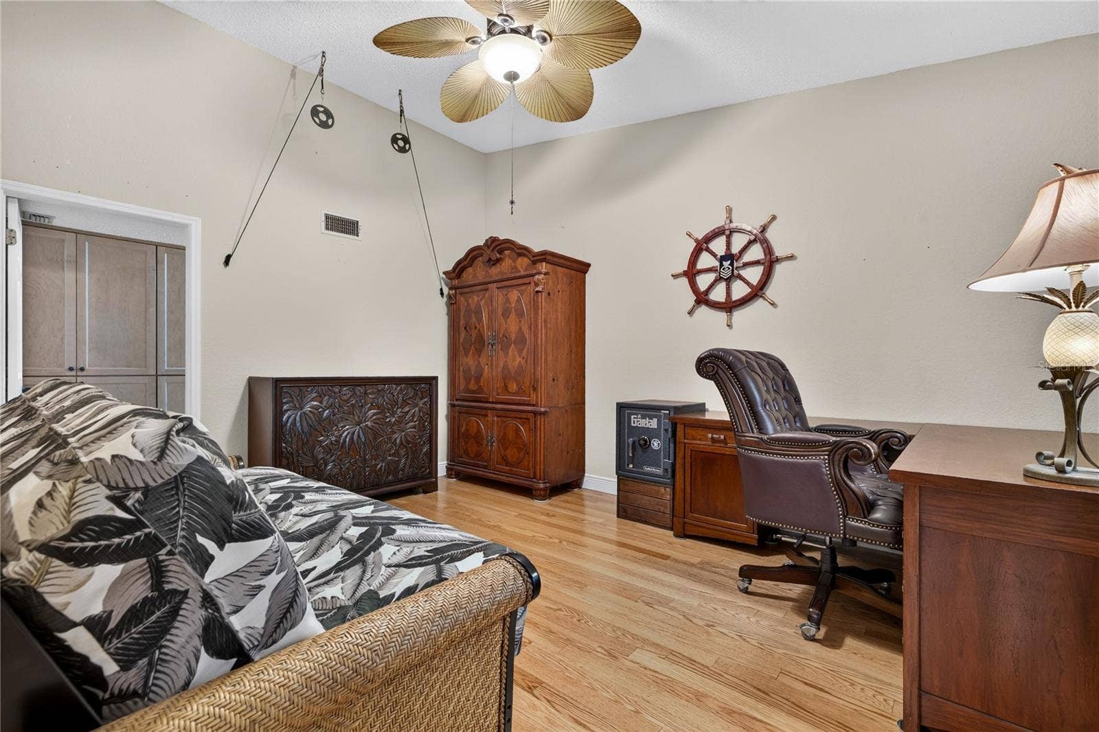 Bonus Room, Office, Den, etc.