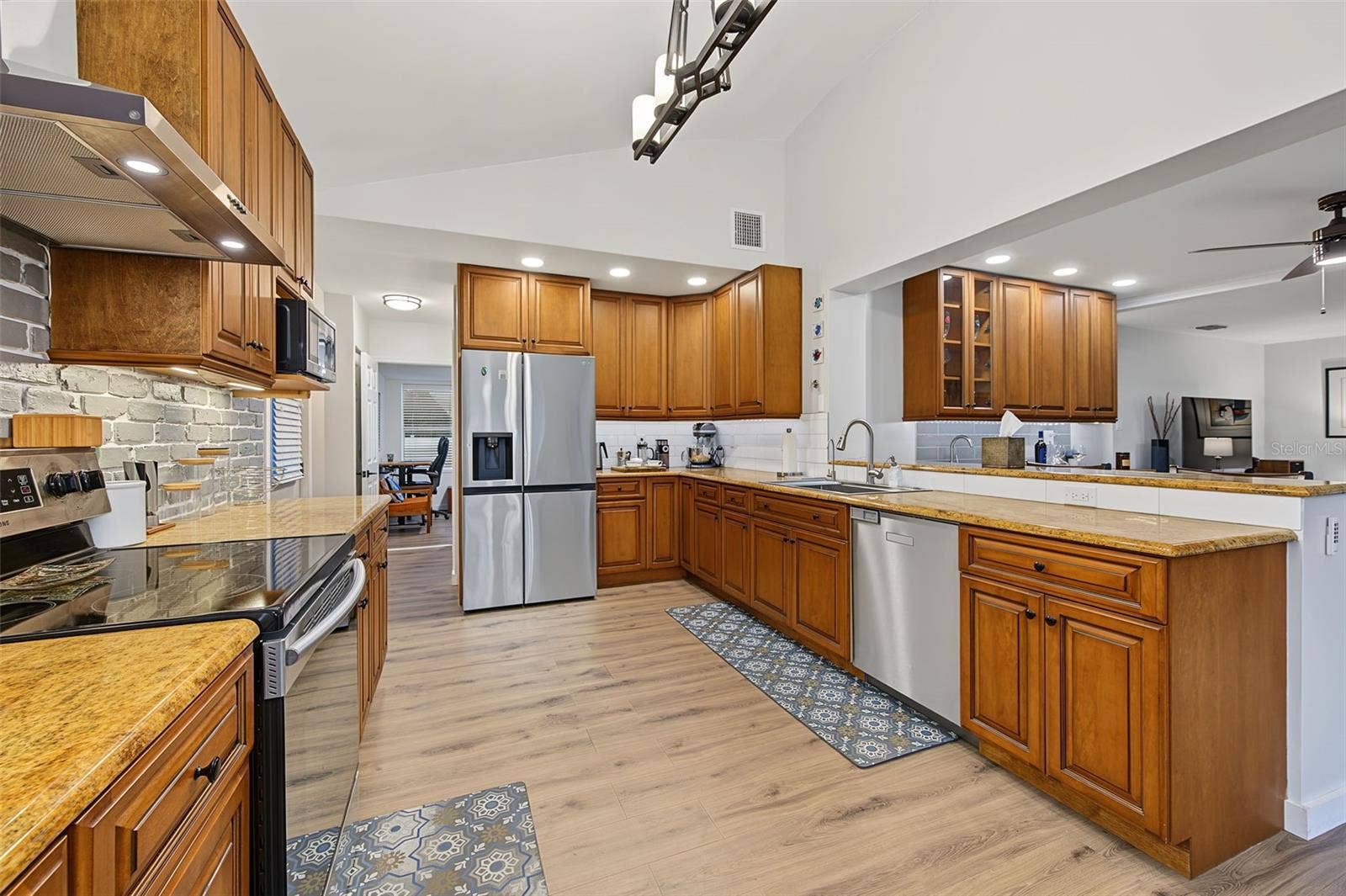 1402 NEBRASKA AVENUE, Palm Harbor, FL 34683 1402 NEBRASKA AVENUE, Palm Harbor, FL 34683