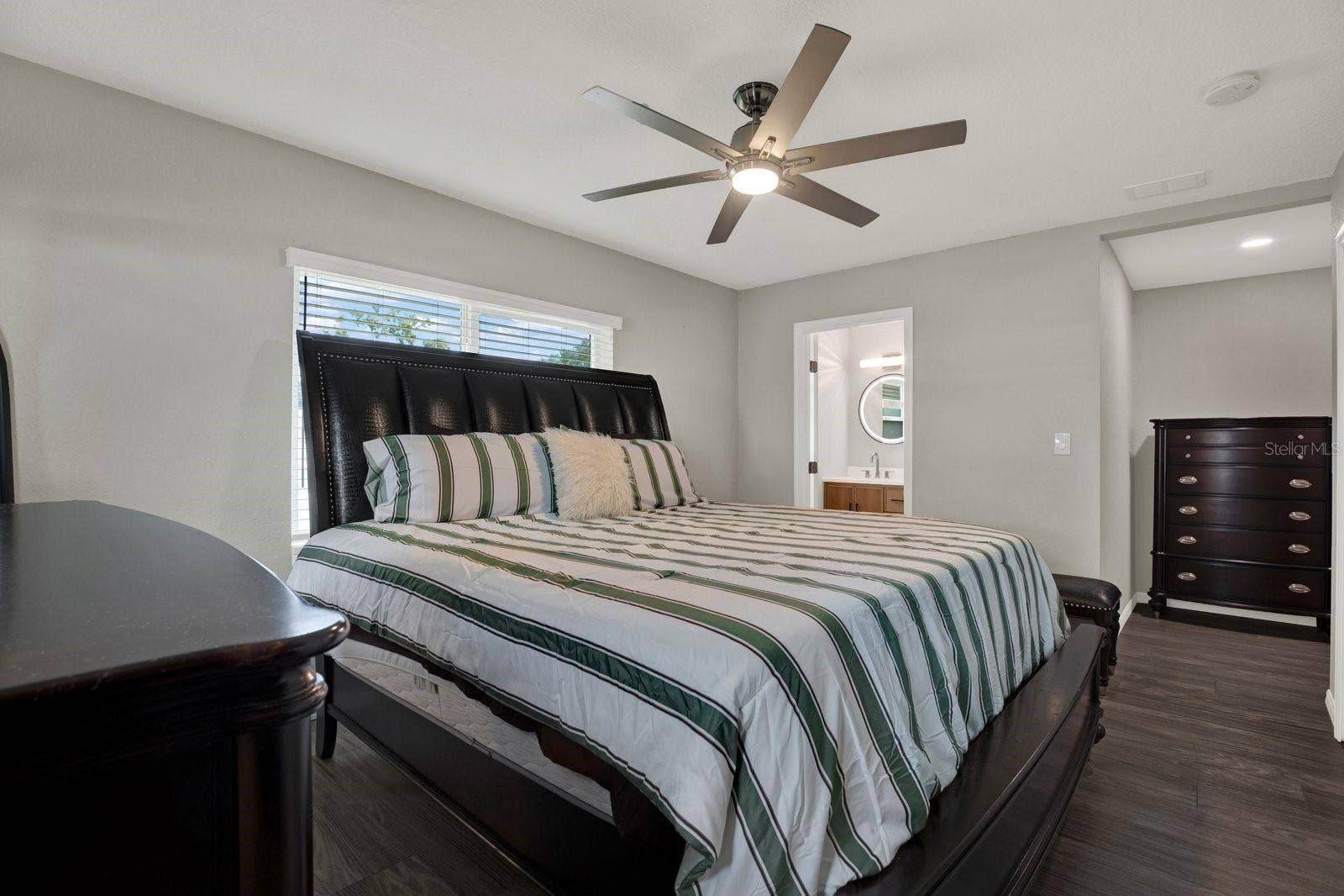 1000 59TH AVENUE S, St Petersburg, FL 33705