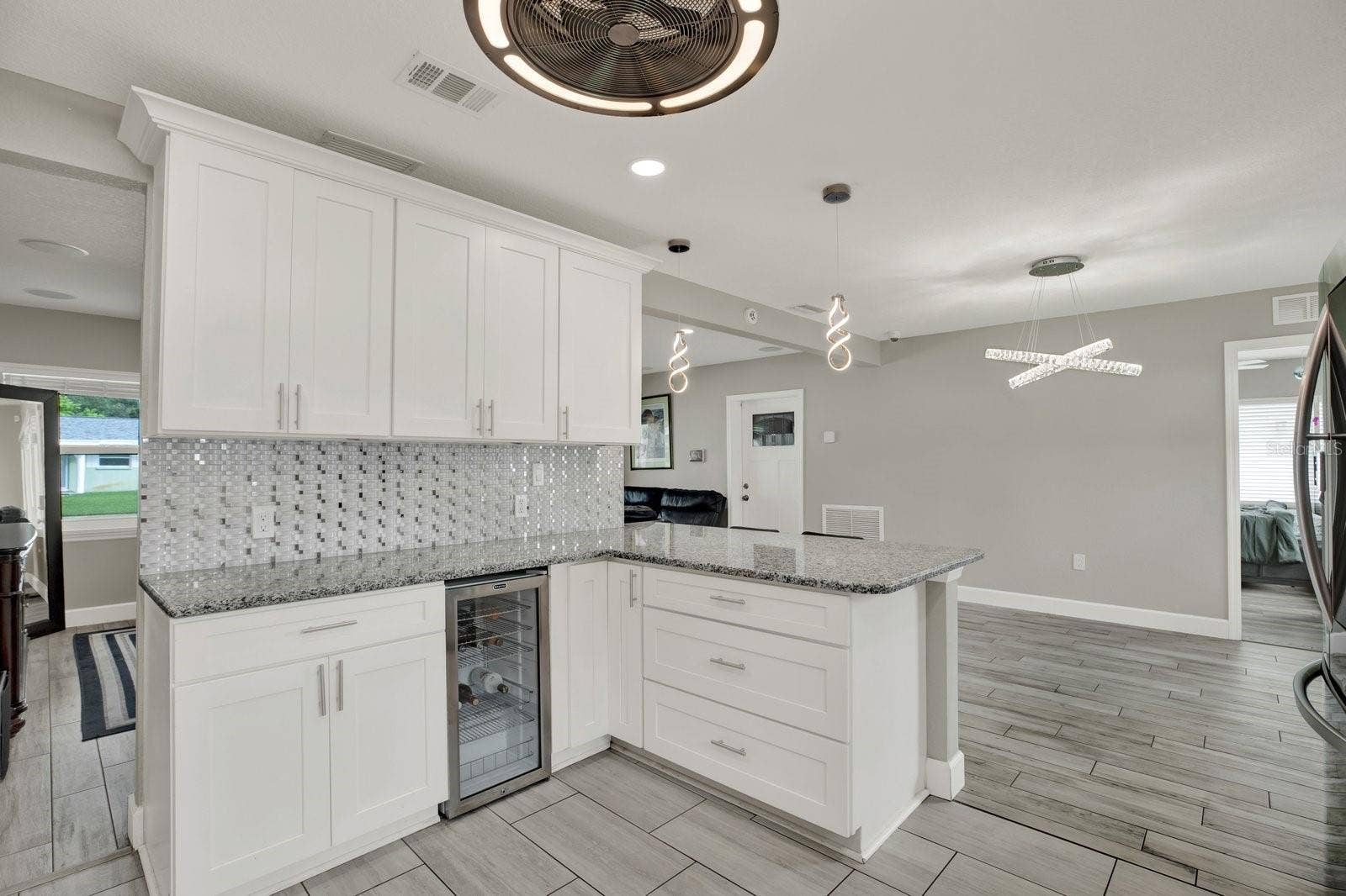 1000 59TH AVENUE S, St Petersburg, FL 33705