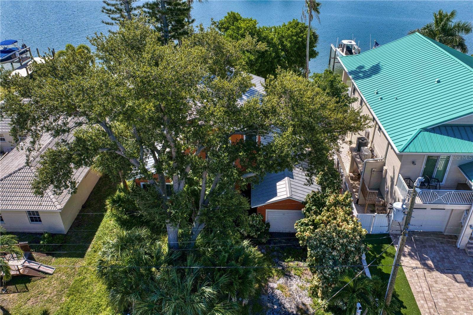 835 BAY POINT DRIVE, Madeira Beach, FL 33708