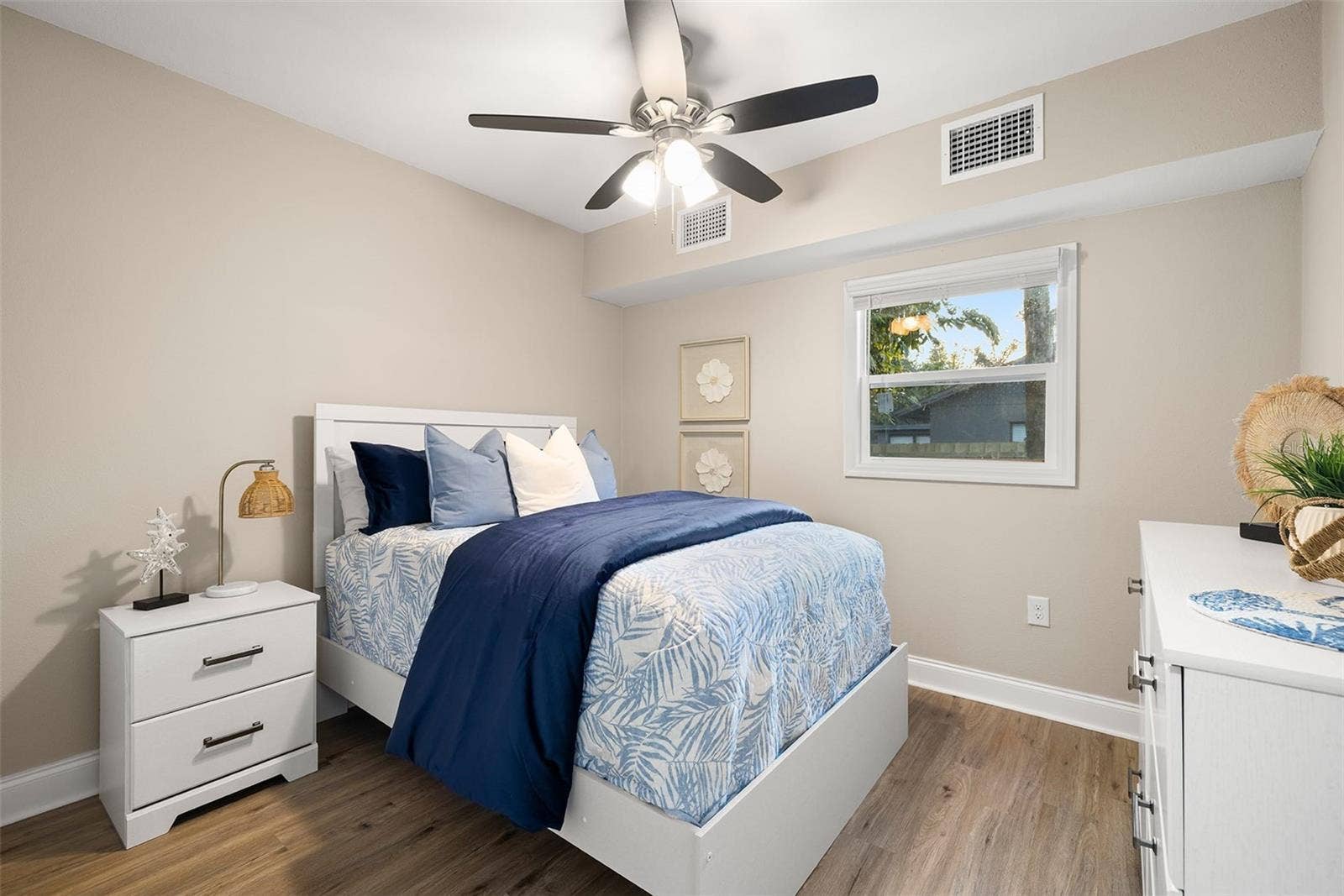551 OMAHA STREET, Palm Harbor, FL 34683 551 OMAHA STREET, Palm Harbor, FL 34683