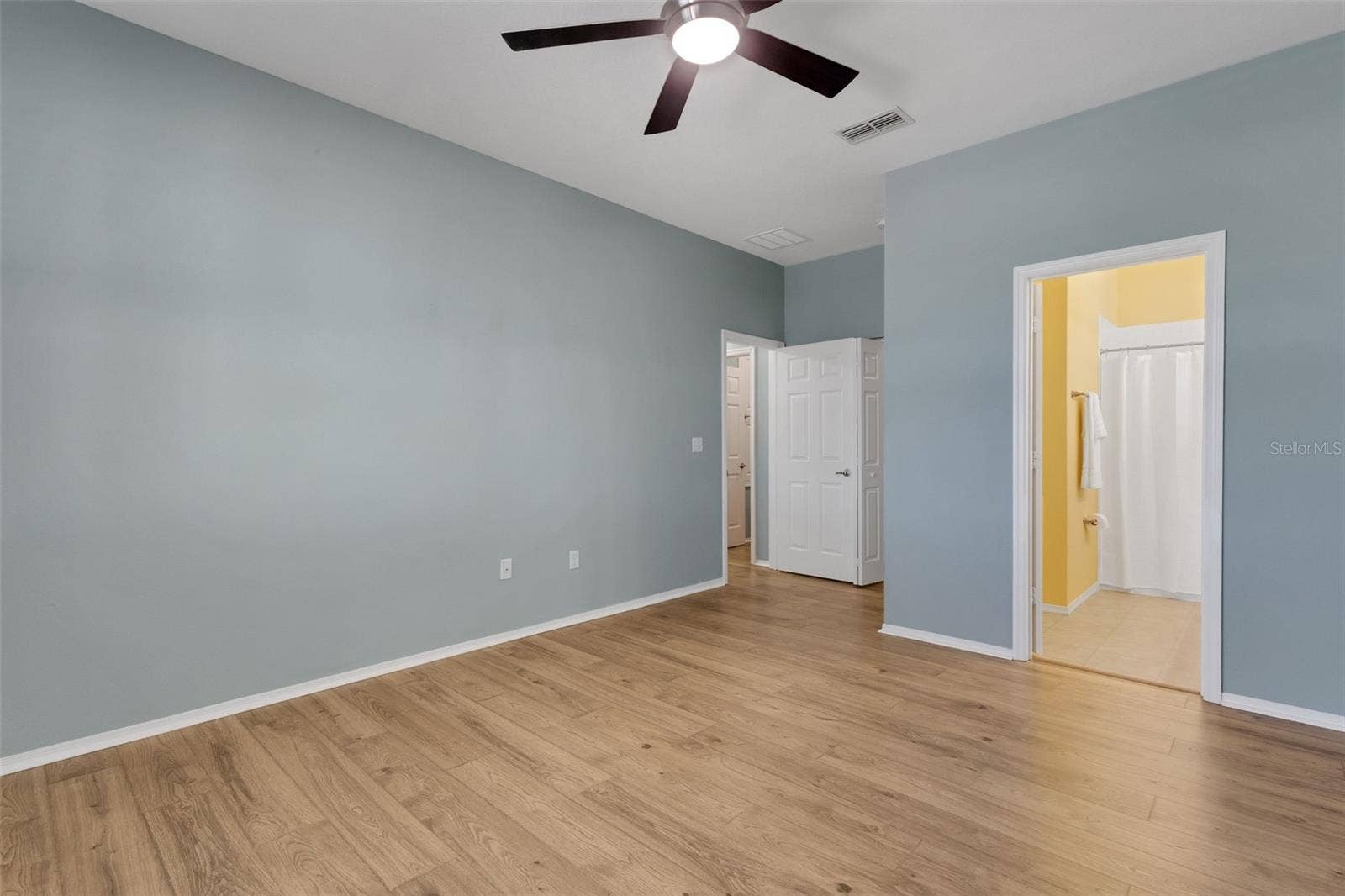 Primary Suite with Ensuite Bathroom