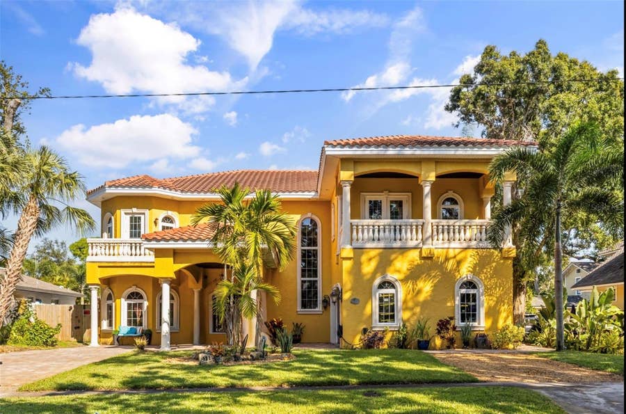 Property photo for 911 JUNGLE AVENUE N, St Petersburg, FL