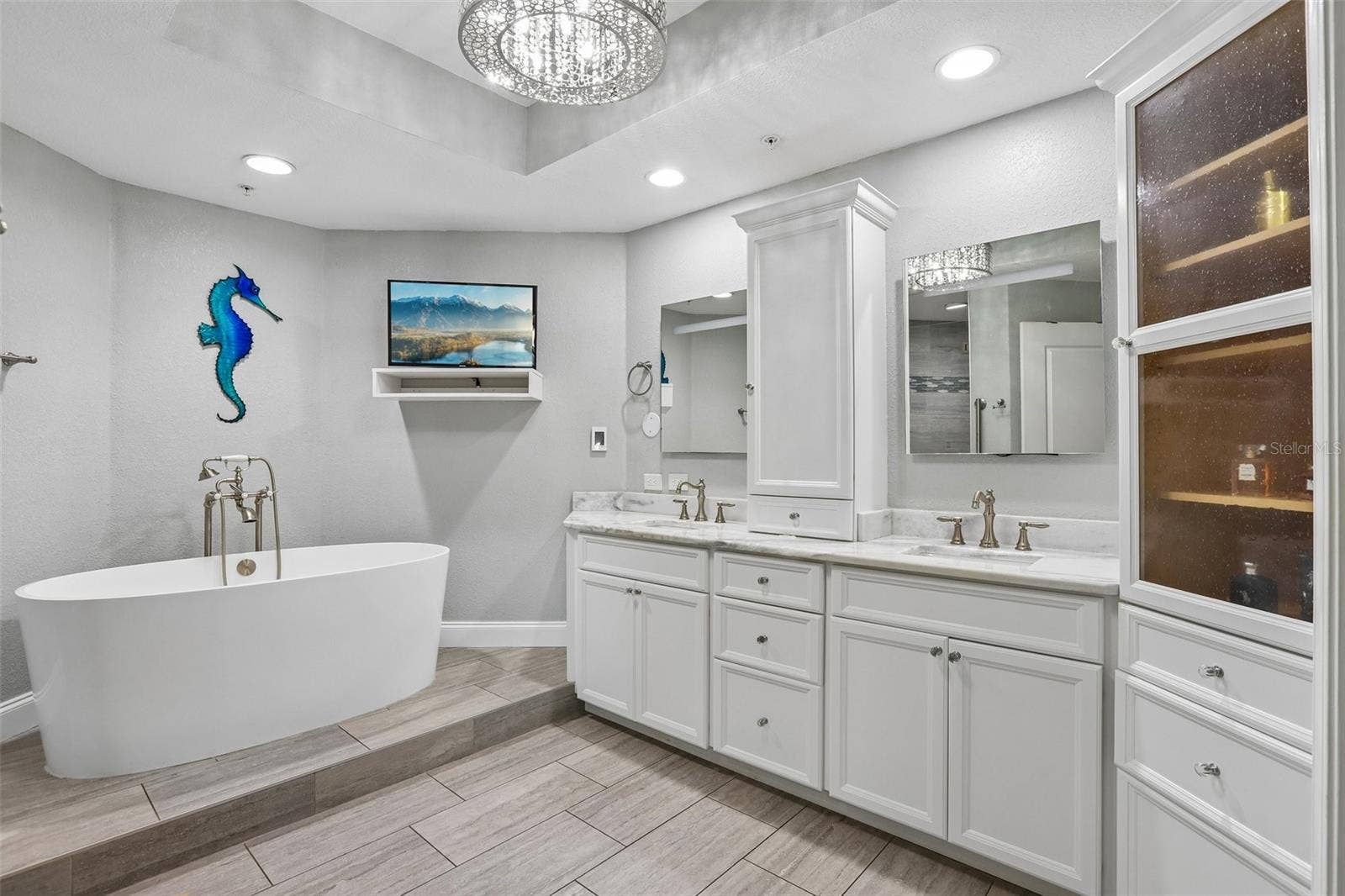 5823 BOWEN DANIEL DRIVE, #601, Tampa, FL 33616 Primary En Suite Bathroom